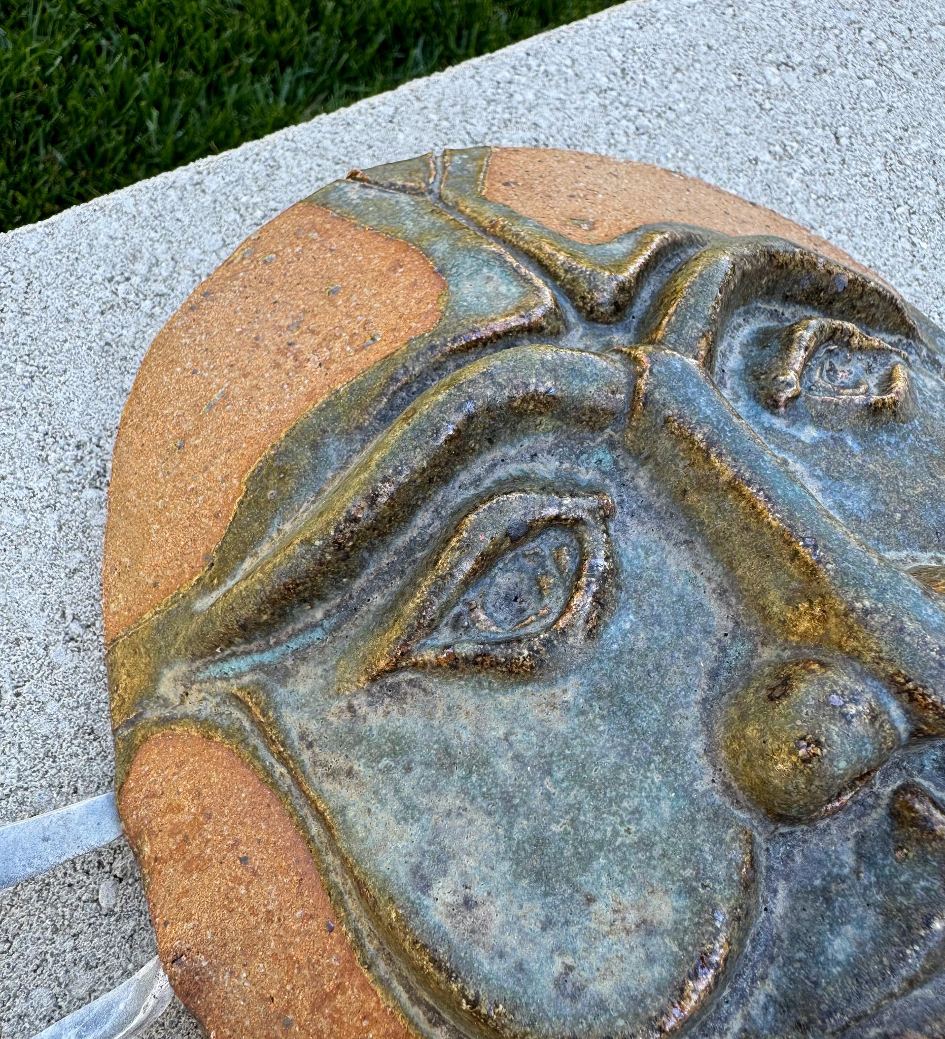Mid-Century Modern Robert M. Hardy Wall Hanging Ceramic Mask Sculpture, California circa 1979 For Sale