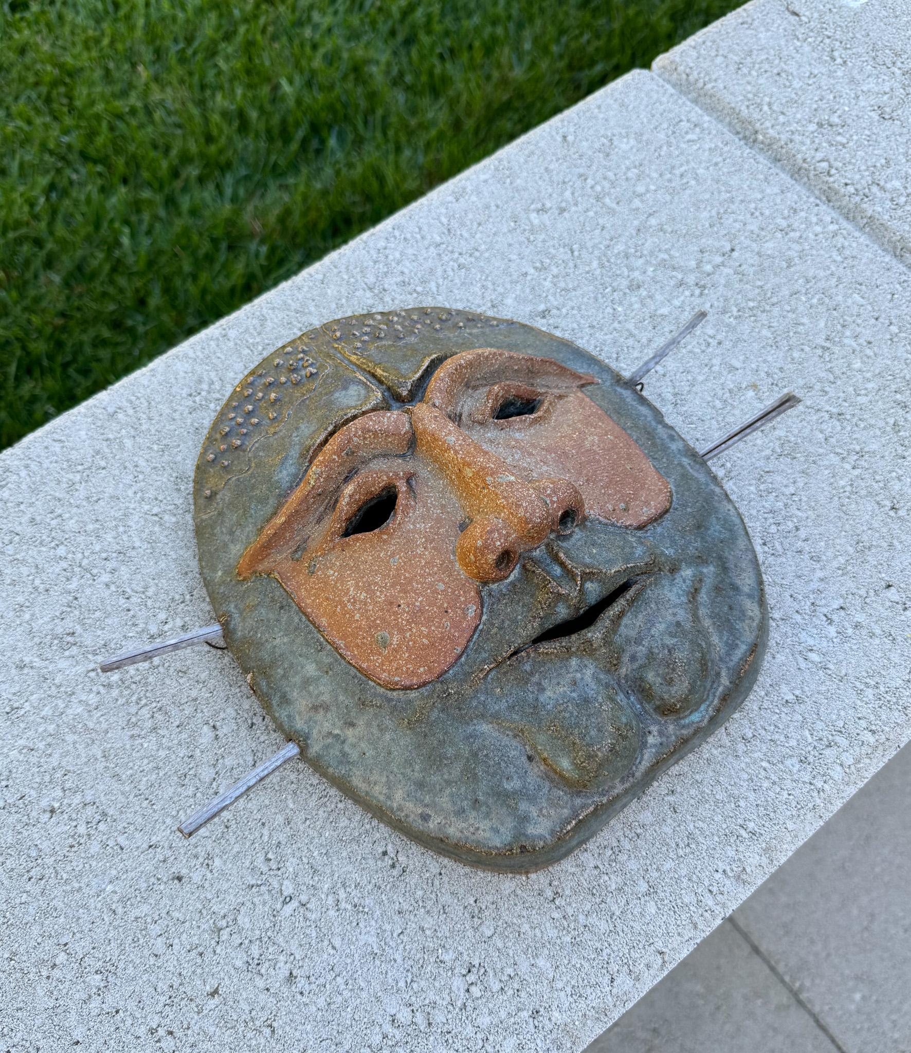 Mid-Century Modern Robert M. Hardy Wall Hanging Ceramic Mask Sculpture, California circa 1980 For Sale