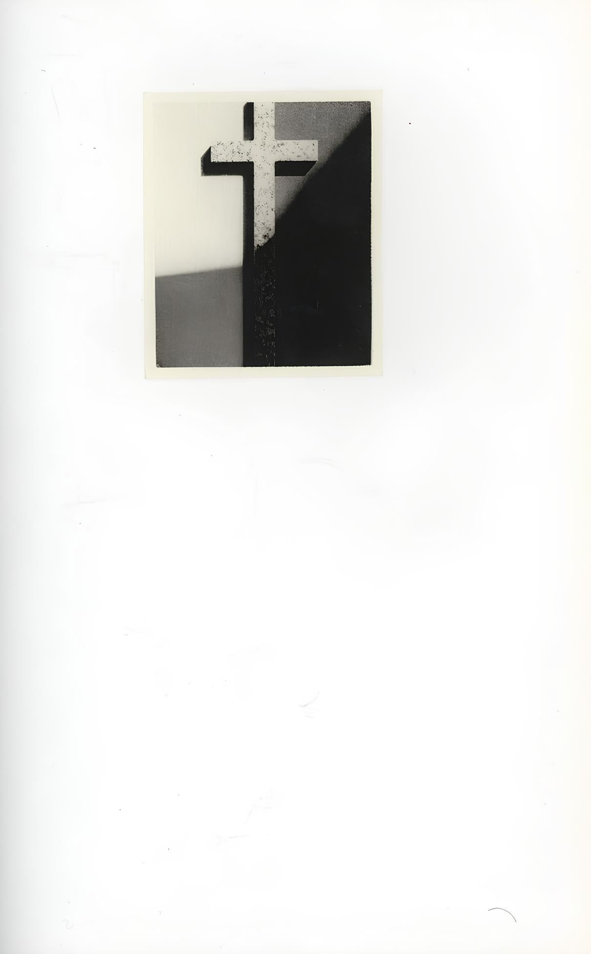 Photogravure on papier gravure Cartiere Enrico Magnani à la main, mounted on papier Cartiere Enrico Magnani à la main moulé-pressé paper, as issued. Inscription: unsigned and unnumbered, as issued. Paper Size: 11.5 x 7.75 inches; Photogravure size: