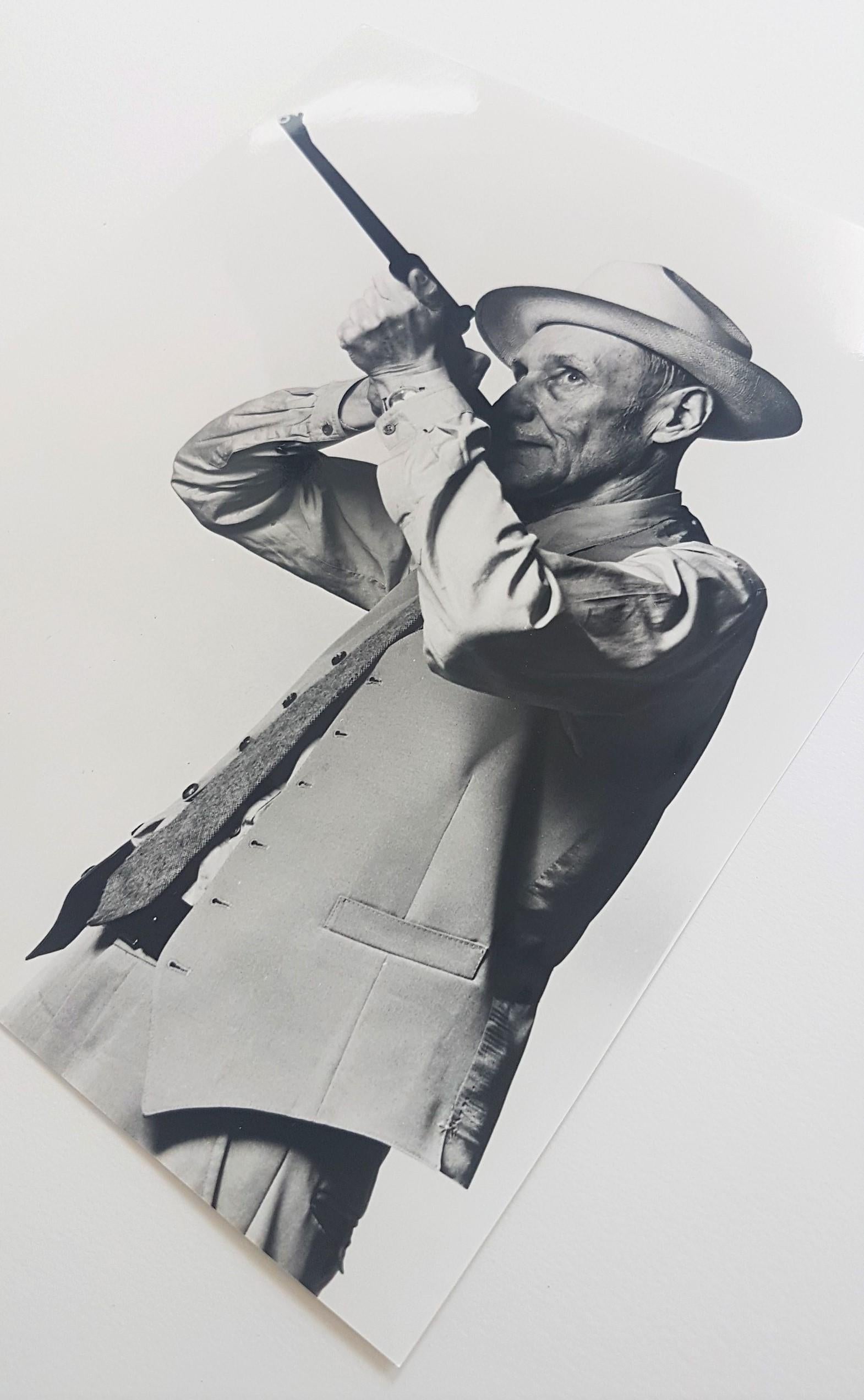 William S. Burroughs (estampillé) (~30% DE RÉDUCTION SUR LE PRIX DE LISTE, DURÉE LIMITÉE) - Photograph de Robert Mapplethorpe