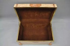 Robert Marcius Casa Bique Baúl de piedra teselada Mesa baja arcón