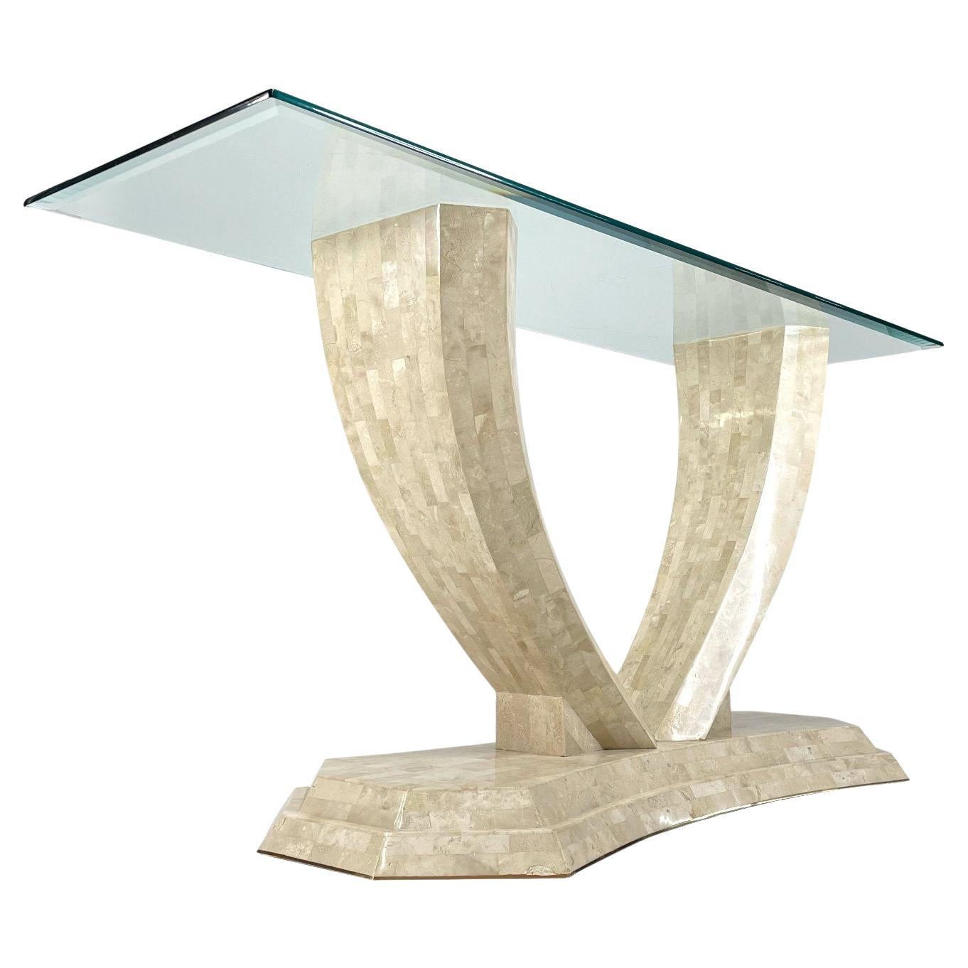 Console en pierre tessellée arquée de Robert Marcius pour Maitland Smith. La table de canapé à l'arc élégant est parfaite pour une entrée ou derrière un canapé, comme son nom l'indique. Cette pièce est particulièrement exquise, car elle est