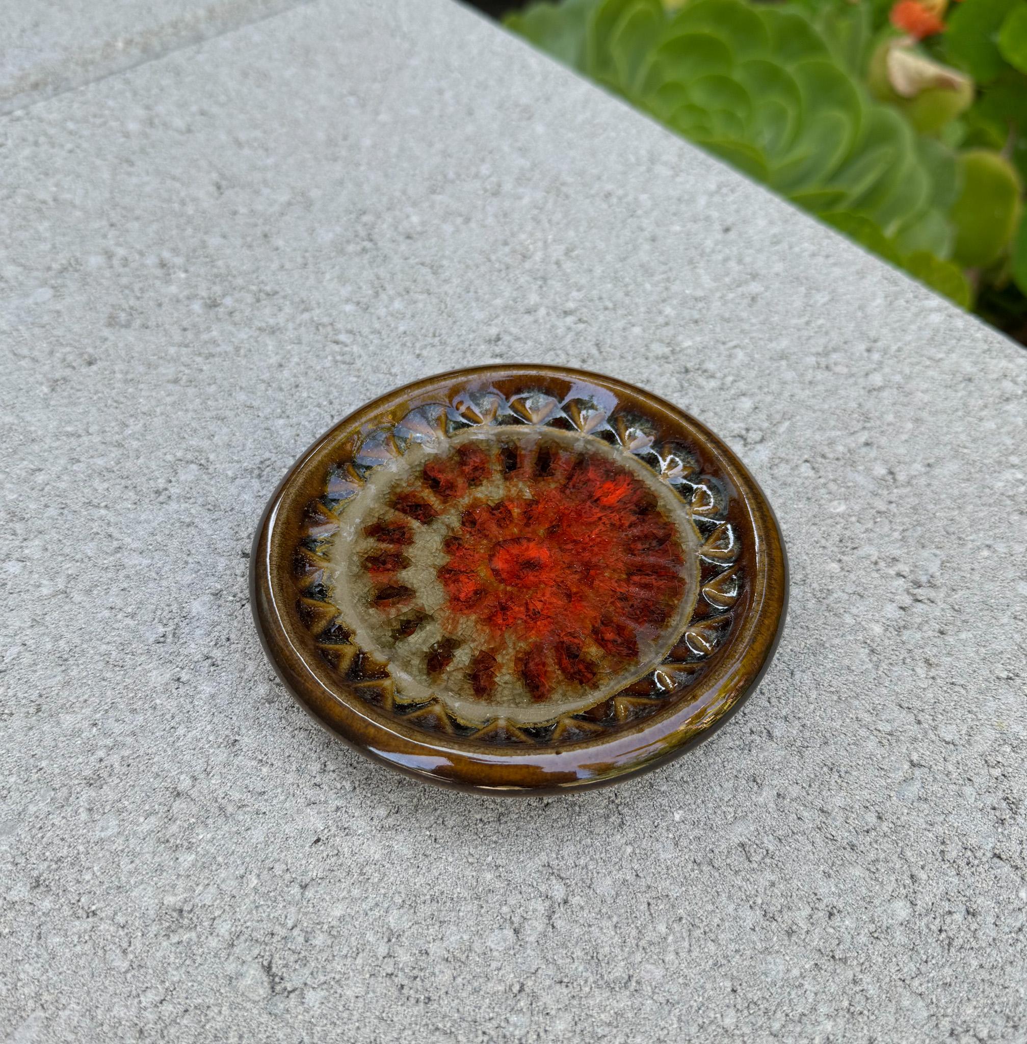Mid-Century Modern Robert Maxwell Ceramic & Crackle Glass Vide-Poche, California, c.1970 For Sale