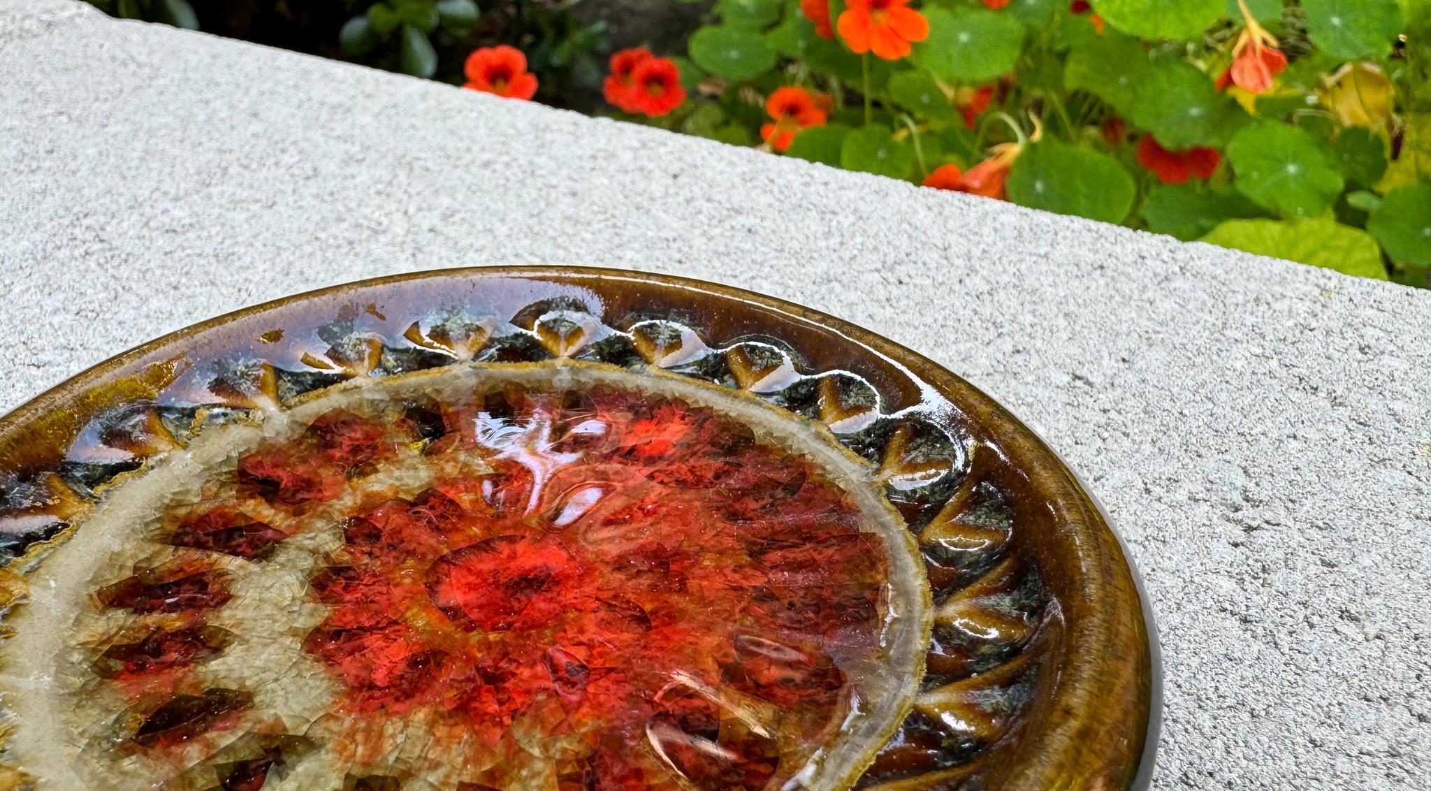 Robert Maxwell Ceramic & Crackle Glass Vide-Poche, California, c.1970 In Good Condition For Sale In San Juan Capistrano, CA