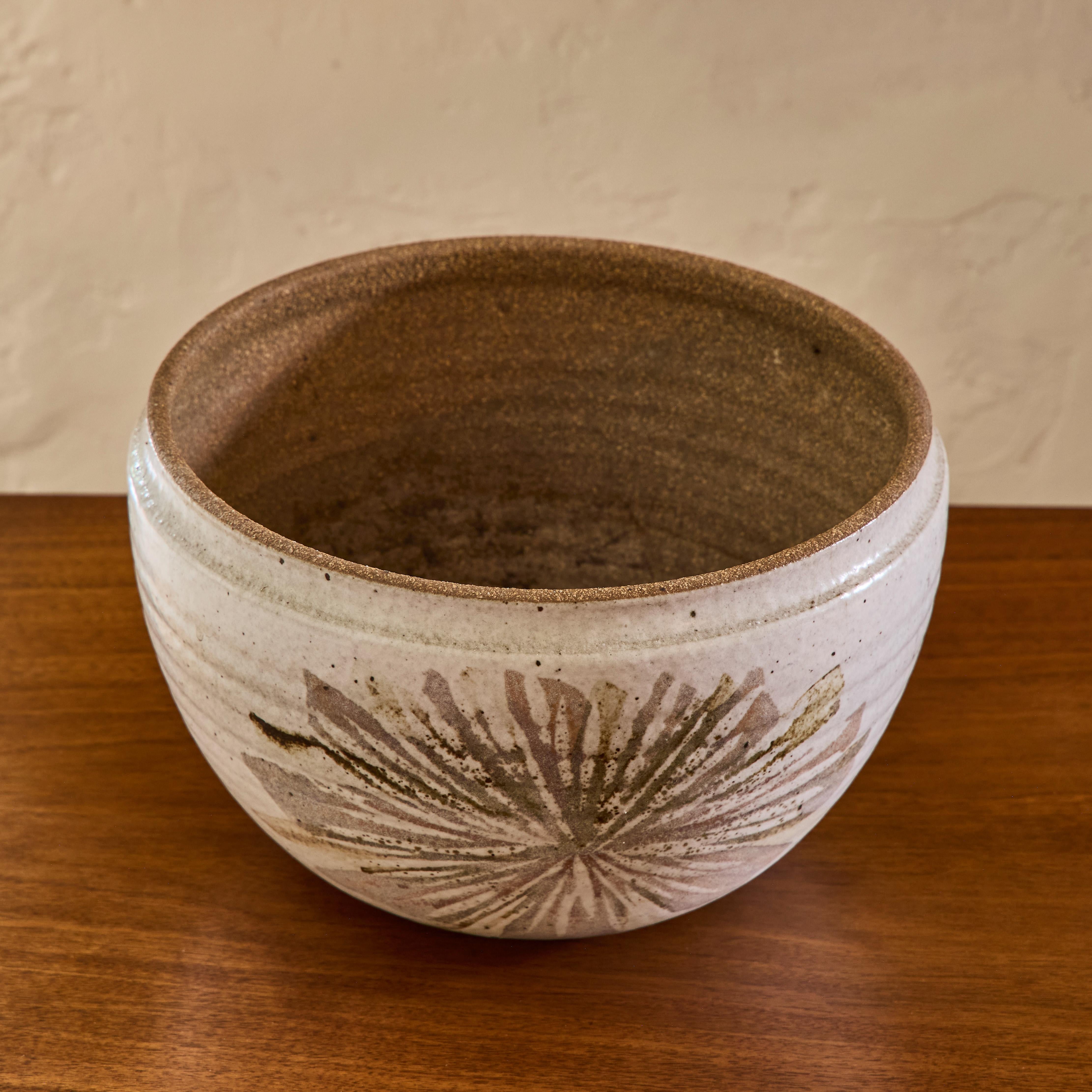 1960 - Robert Maxwell Pot en grès émaillé 'Flower' tourné à la main Bon état - En vente à Glendale, CA