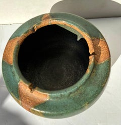 Robert Maxwell decorado Alfarería / Earthgender Studio cuenco con" V "cortes firmados .