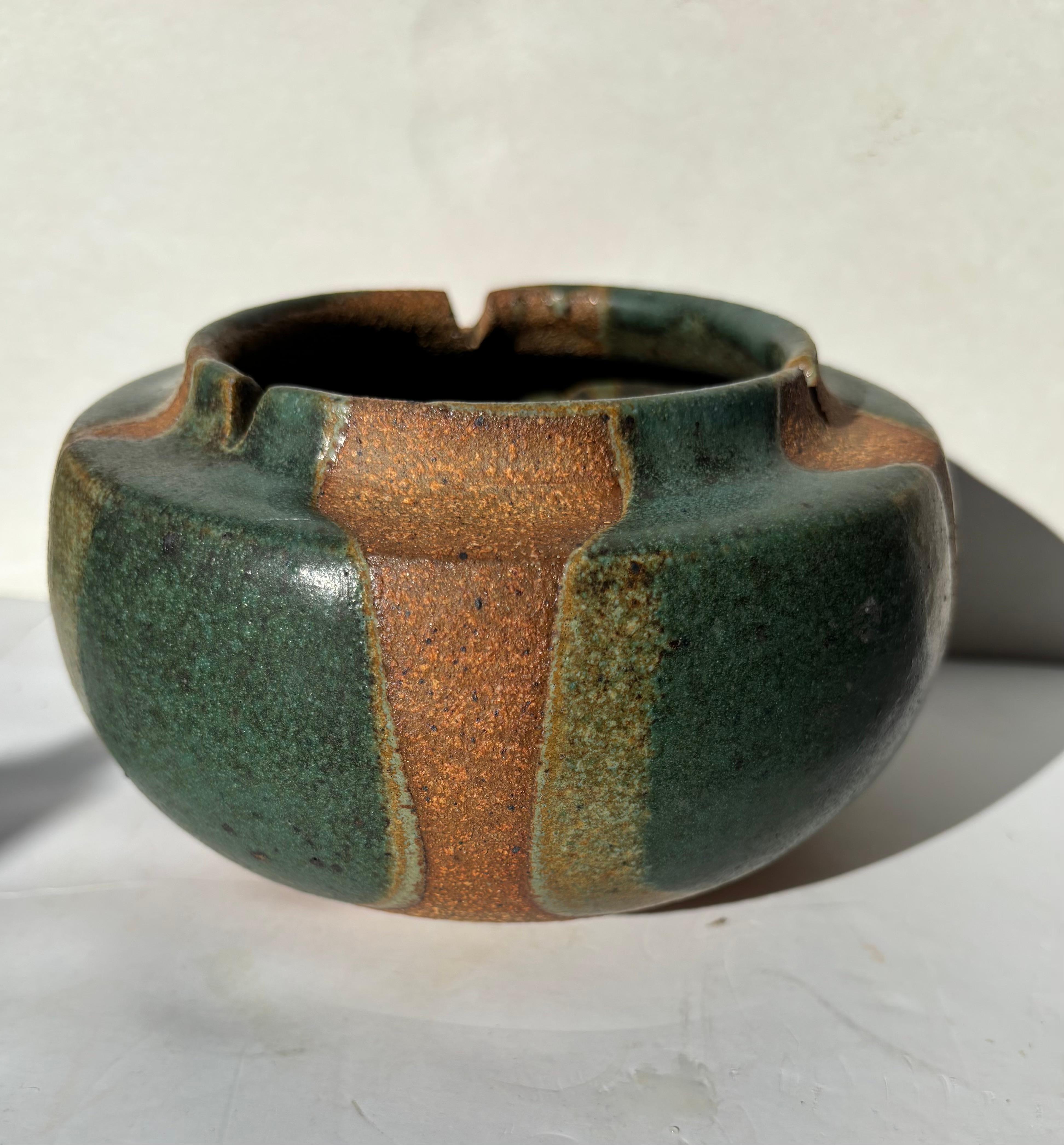 Américain Robert Maxwell decorated Pottery/ Earthgender Studio bowl with