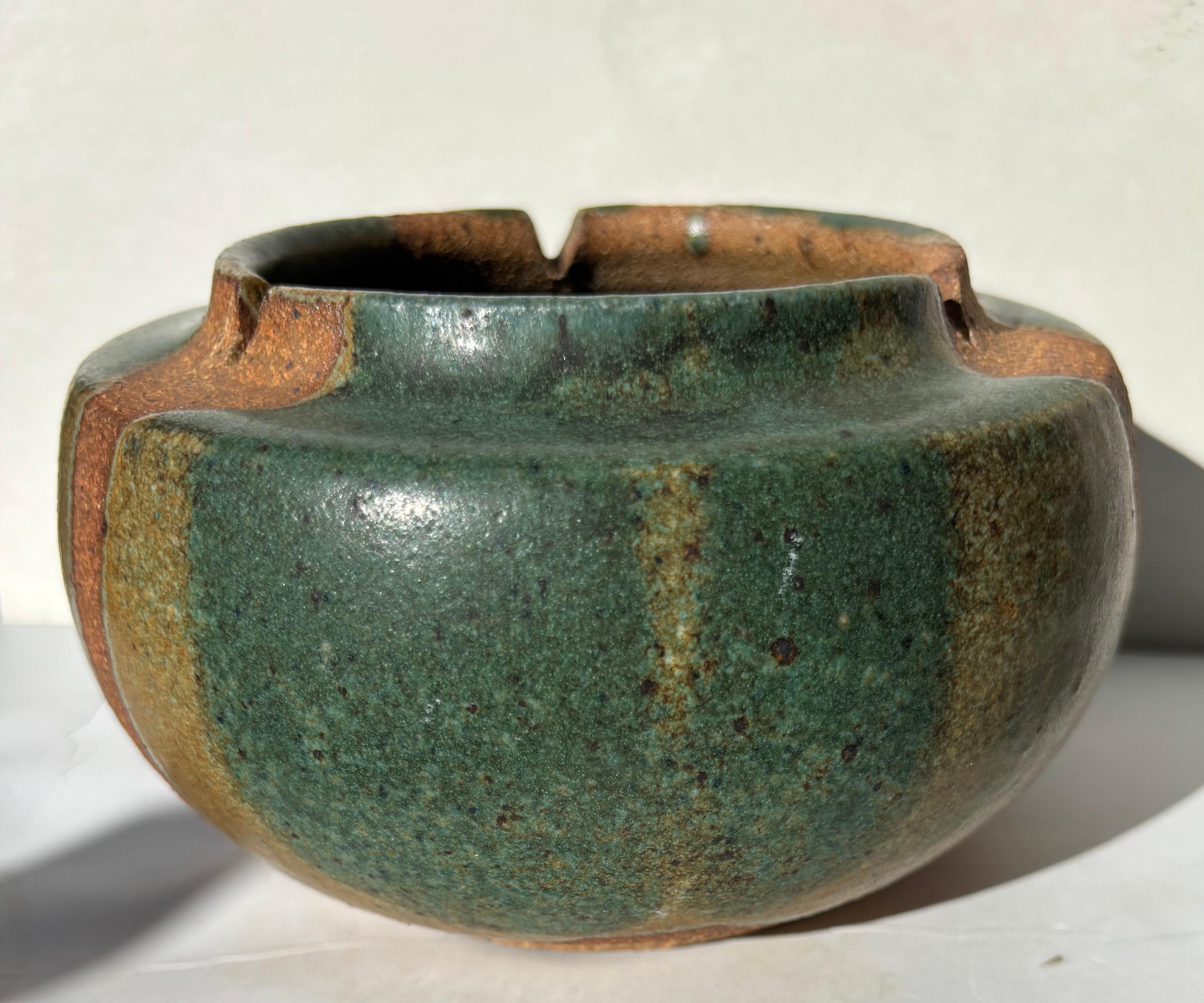 Robert Maxwell decorated Pottery/ Earthgender Studio bowl with