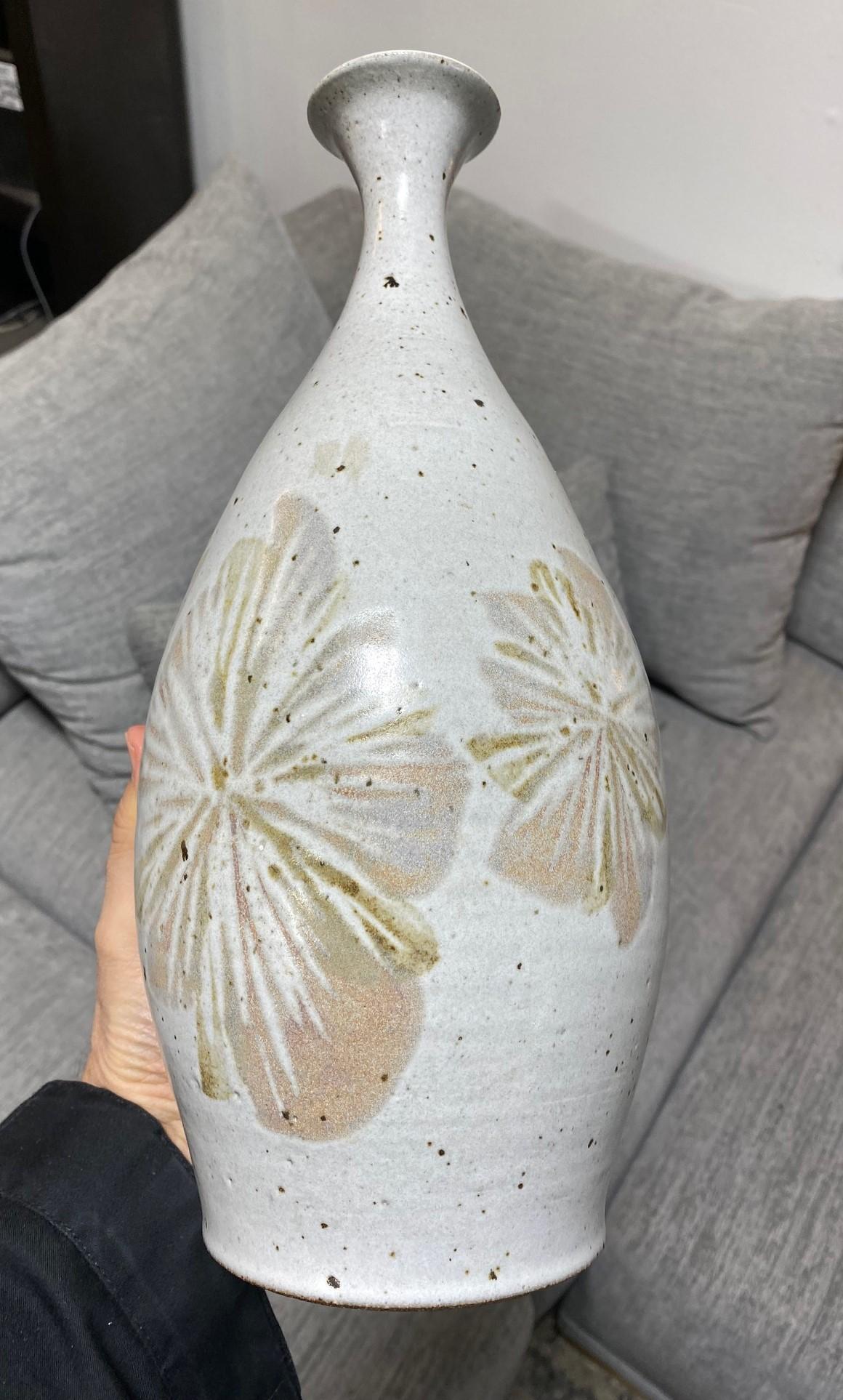 Robert Maxwell Earthgender Signed Large Mid-Century California Pottery Vase For Sale 4