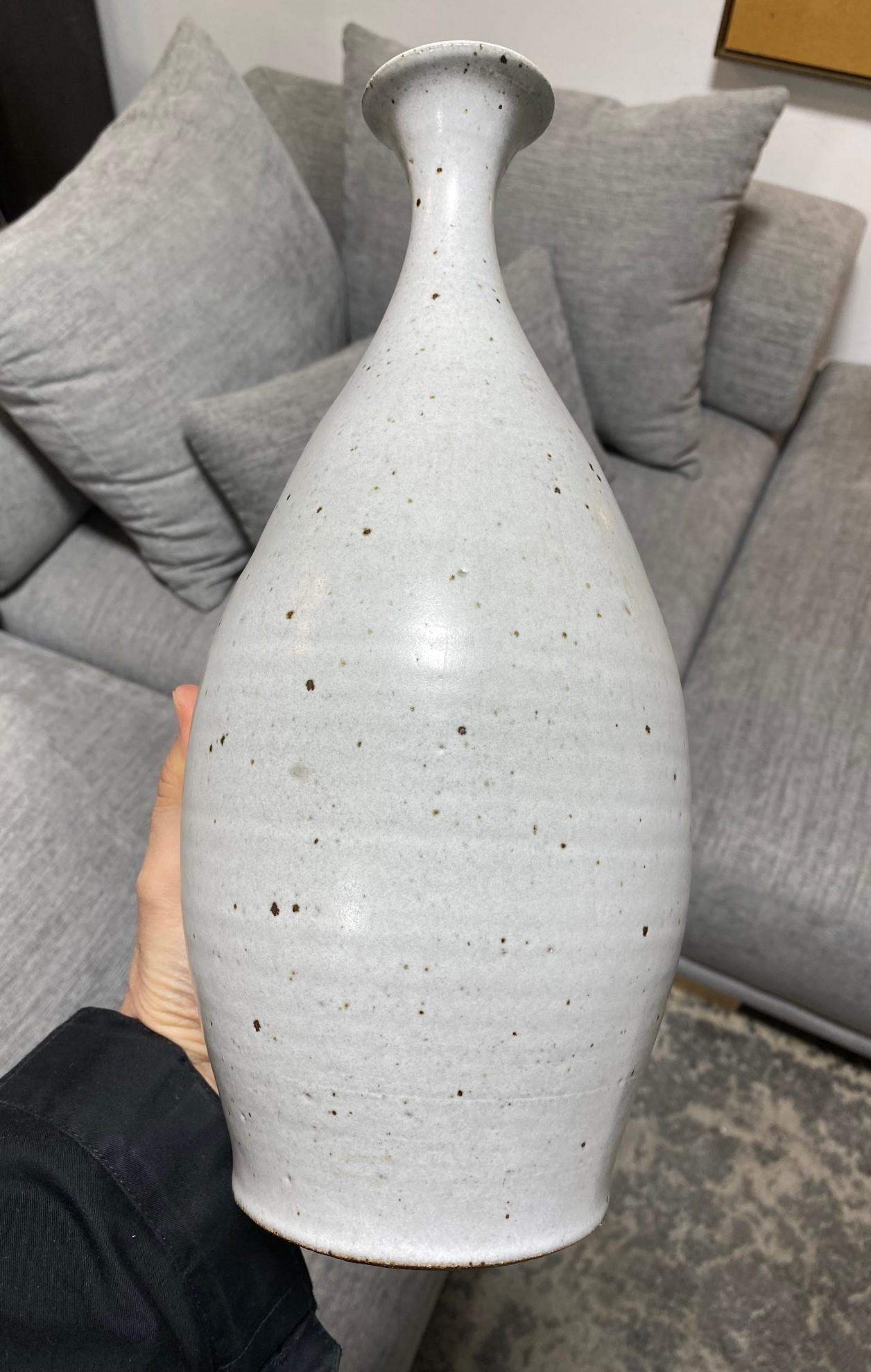 Vase signé Robert Maxwell Earthgender Large Mid-Century California Pottery Vase en vente 8