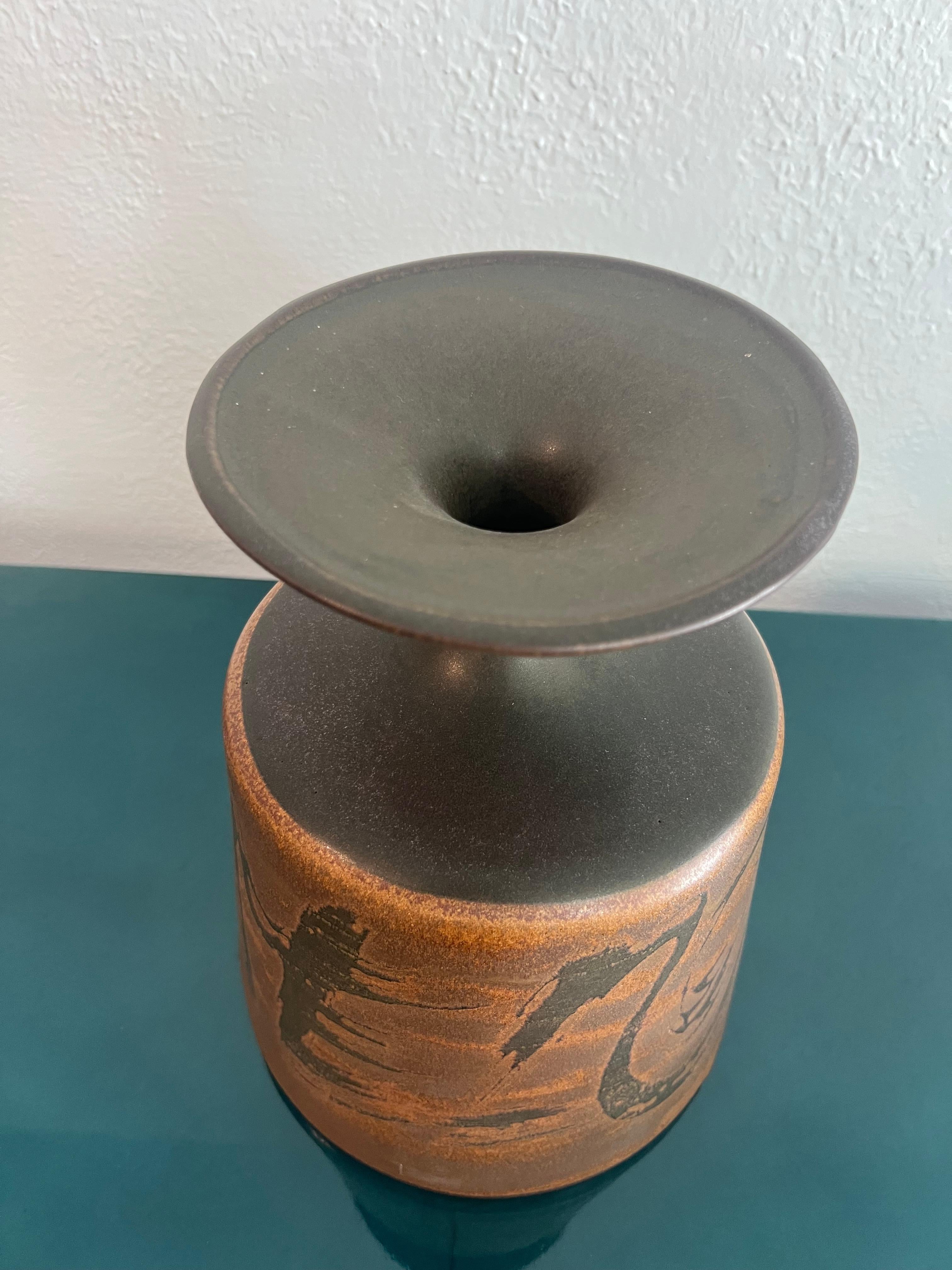 Robert Maxwell For Designs West Stoneware Vase In Good Condition For Sale In West Palm Beach, FL