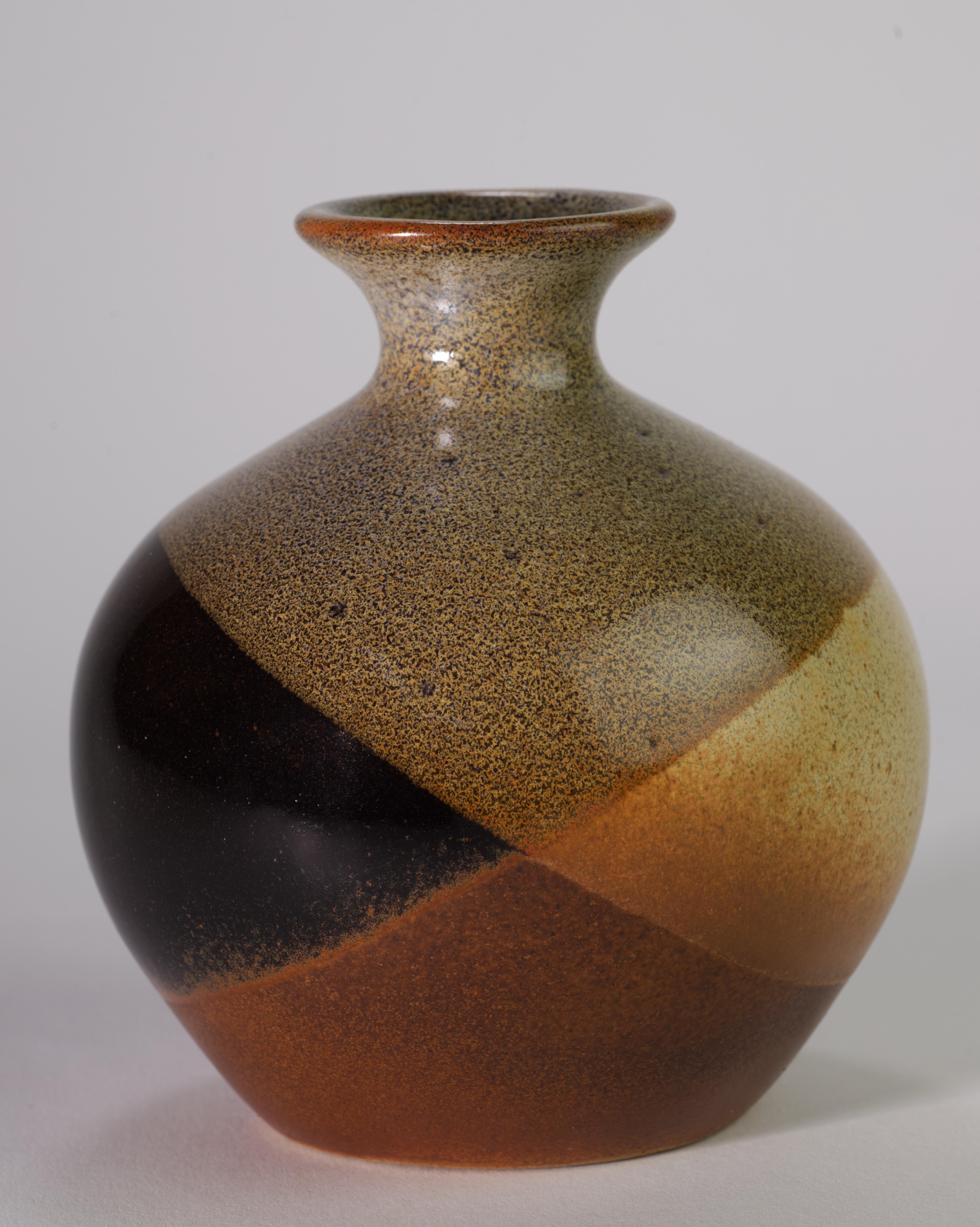 Smaltato Robert Maxwell per il vaso Bud di Pottery Craft USA in vendita