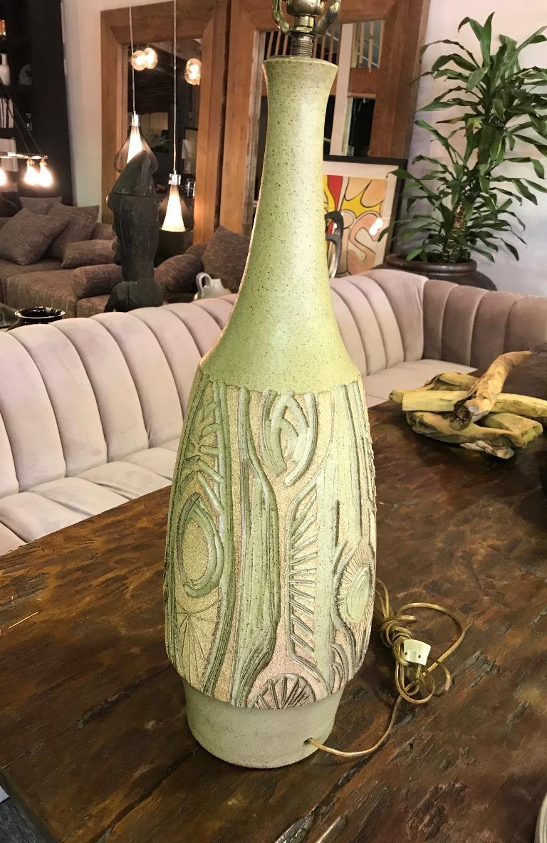A beautifully crafted handmade lamp by iconic American/Californian potter Robert Maxwell. 

Exceptionally rare size and hard to find design. The lamp is in pristine vintage condition. A fine and scarce example of California Modern