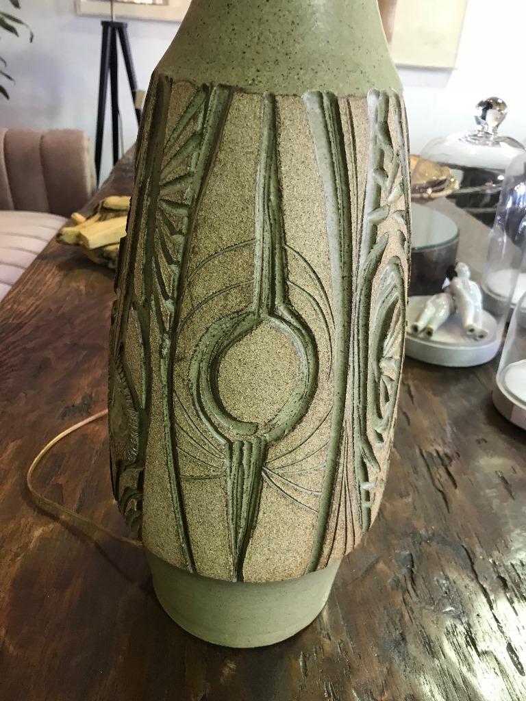 Robert Maxwell Signed Large Mid-Century Modern Earthgender Ceramic Table Lamp 1