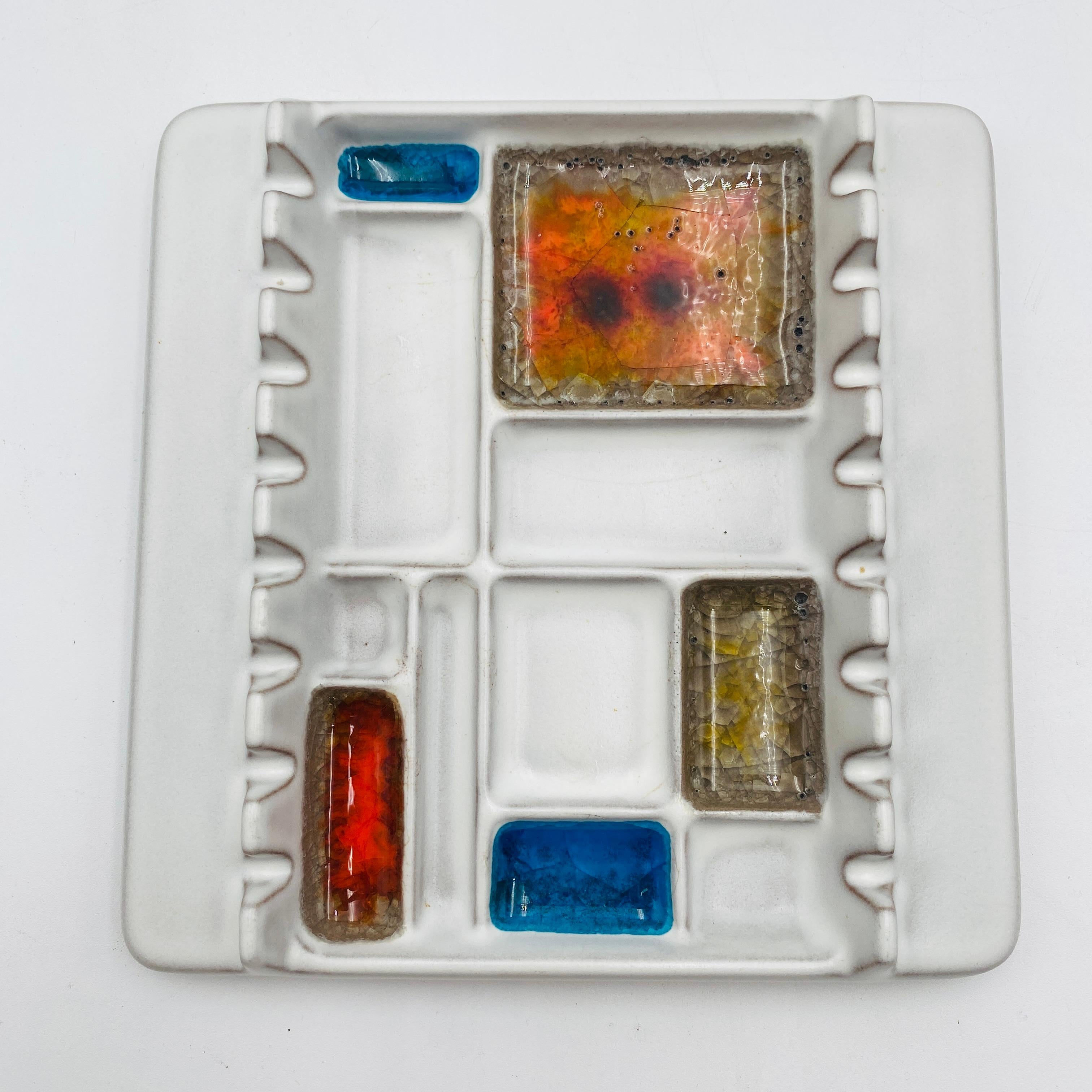 Mid-Century Modern Cendrier en poterie du milieu du siècle de Robert Maxwell 