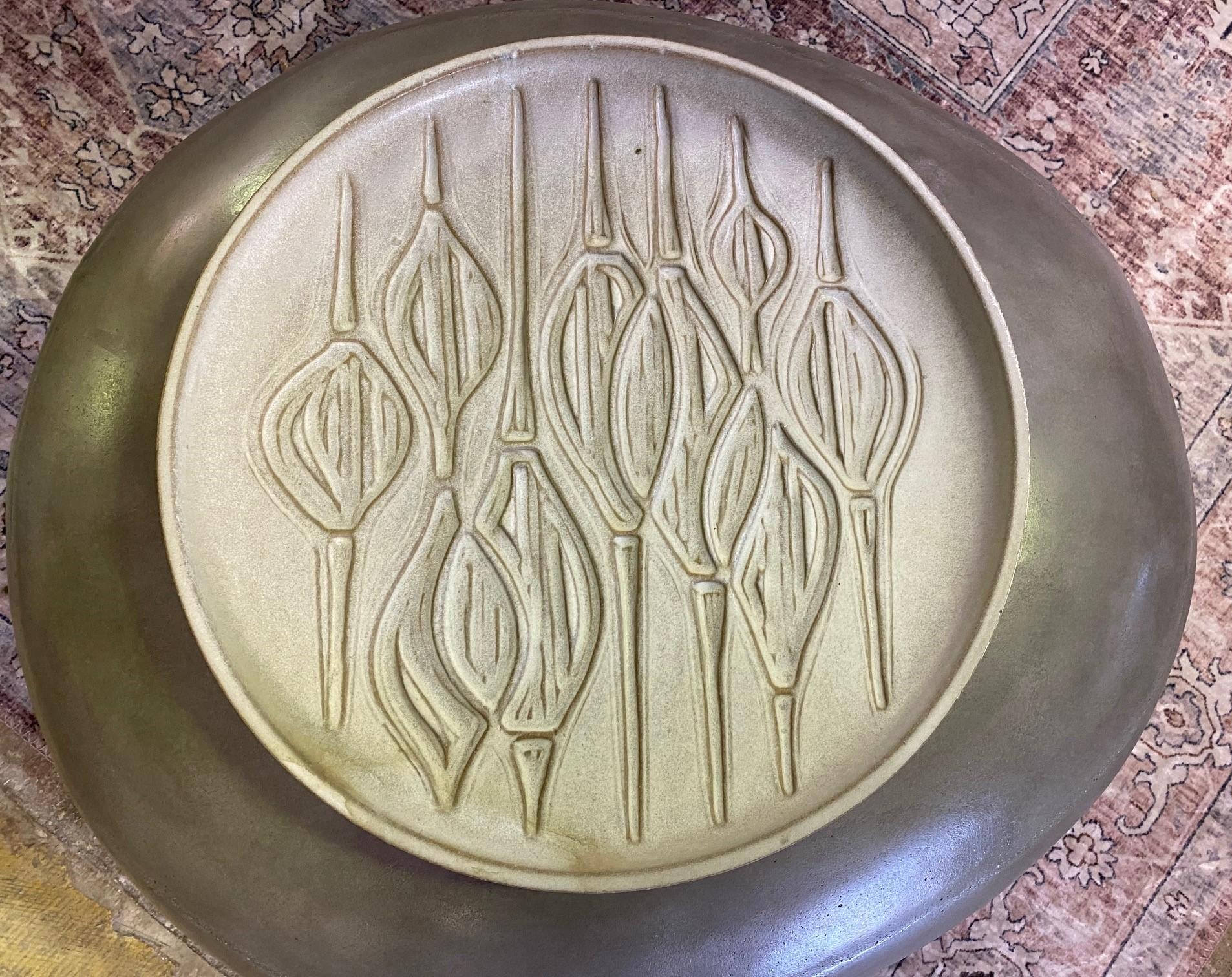 Glazed Robert Maxwell Signed Large Mid-Century Modern California Studio Pottery Charger For Sale