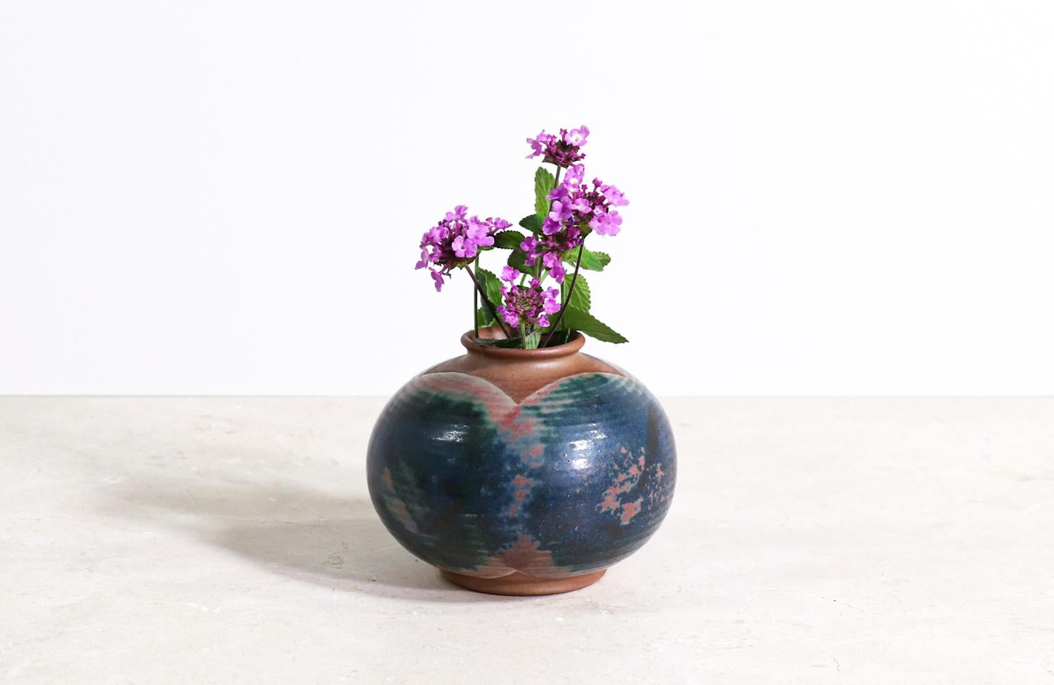 Mid-Century Modern Robert Maxwell Studio - Vase en céramique grès avec glaçure bleue et verte en vente
