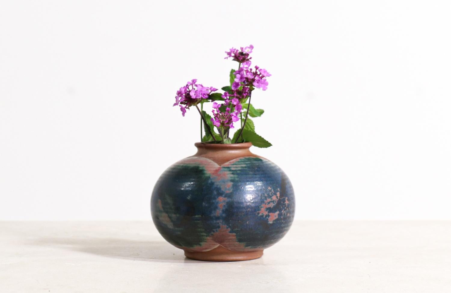 Mid-Century Modern Robert Maxwell Studio Stoneware Ceramic Vase with Blue & Green Glaze For Sale