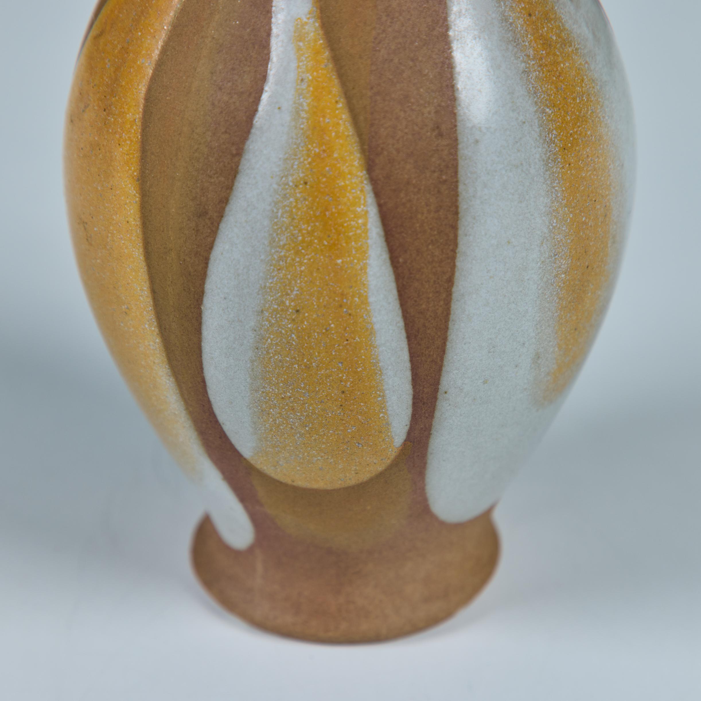 Vaso in gres smaltato Robert Maxwell Tan in vendita 3