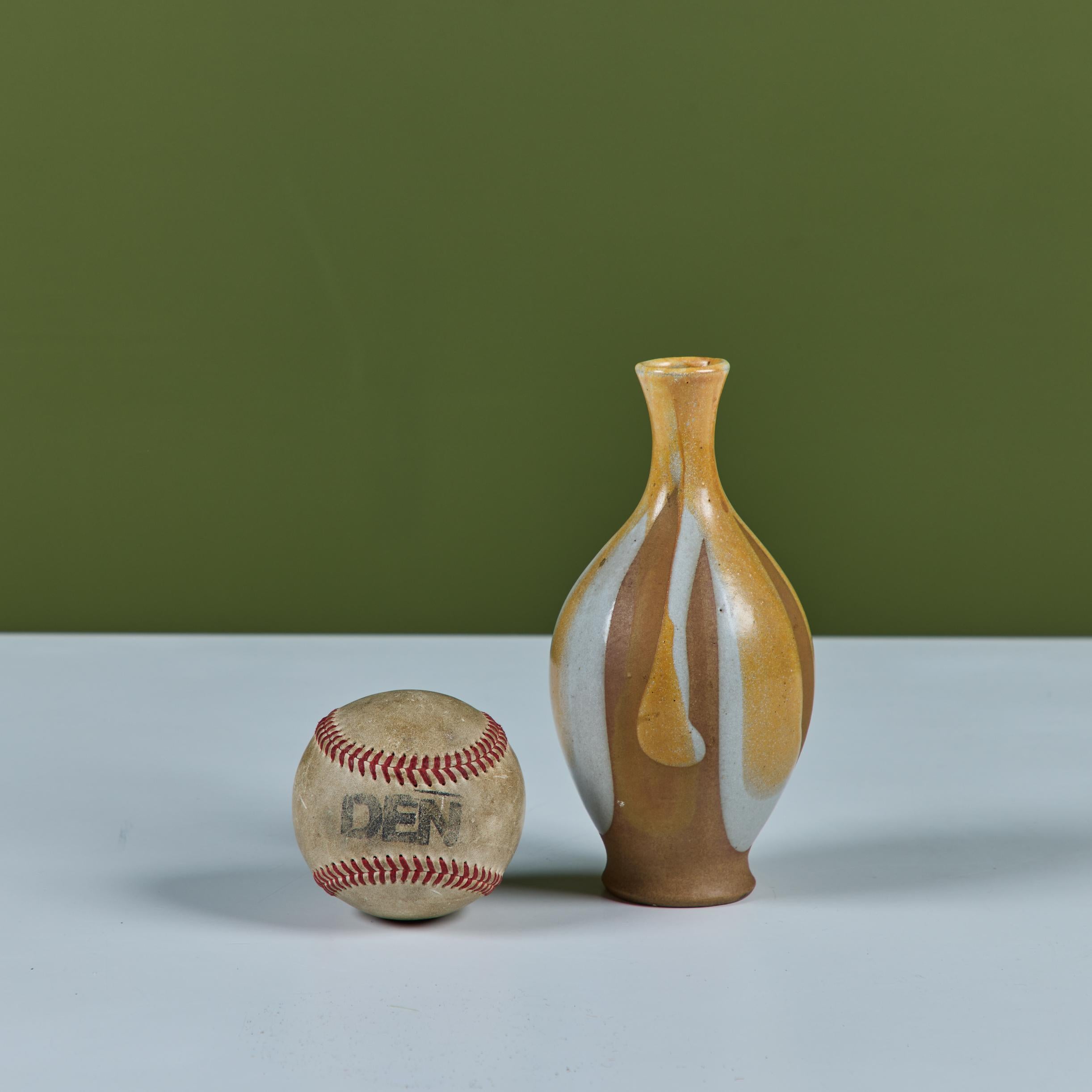 Mid-Century moderno Vaso in gres smaltato Robert Maxwell Tan in vendita