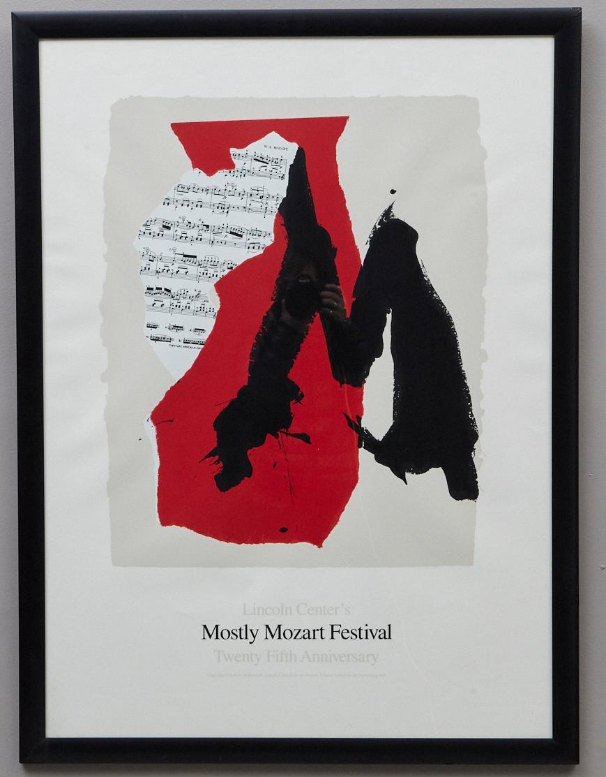 Das Mostly Mozart Festival des Lincoln Center – 25. Jahrestag des Lincoln Center – Print von Robert Motherwell
