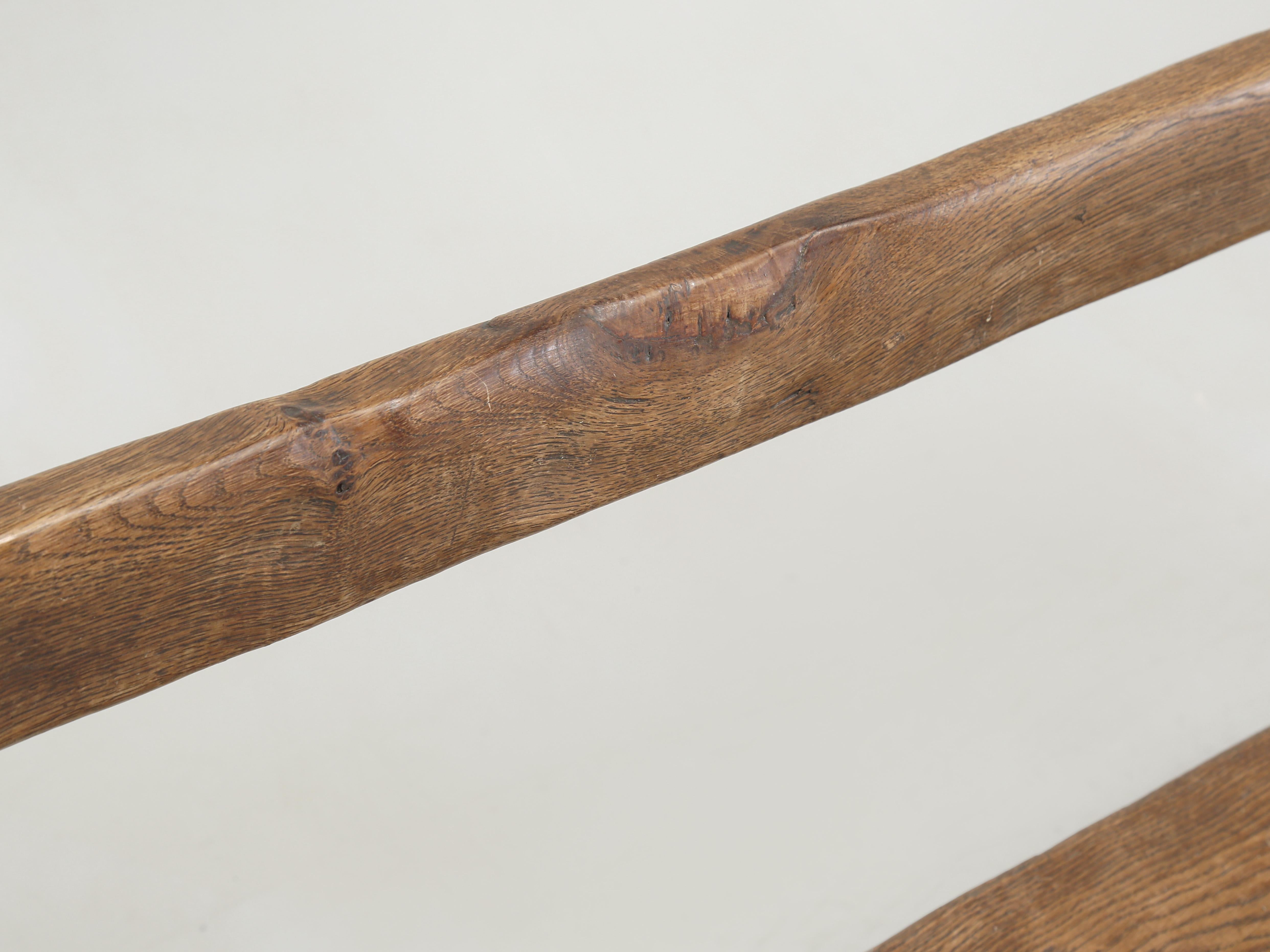 Robert Mouseman Thompson 1876-1955 Banco inglés con respaldo de riel de roble Asiento de tablón macizo Hecho a mano en venta