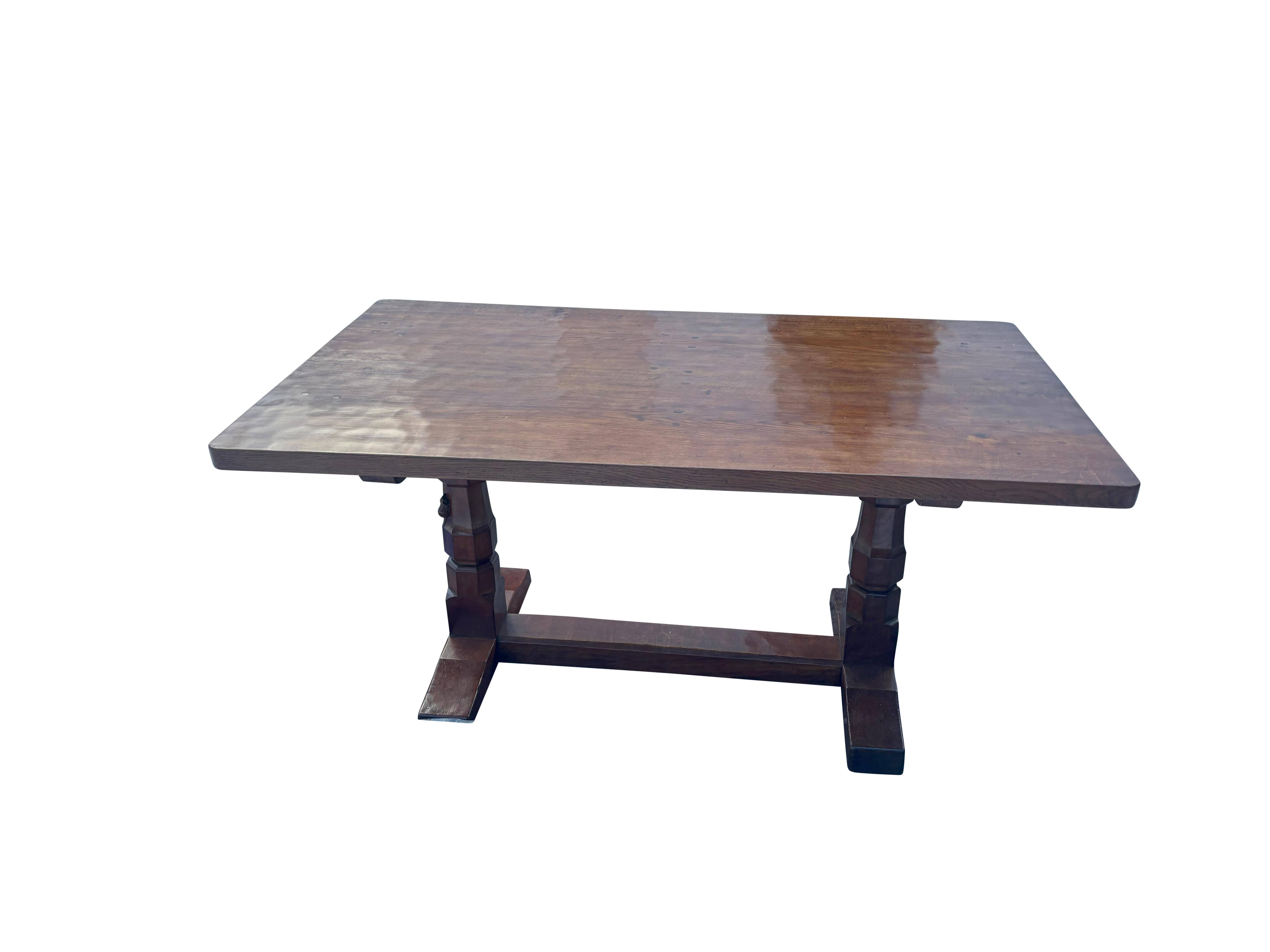 Robert Mouseman Thompson Oak Dining Table In Good Condition For Sale In Essex, MA