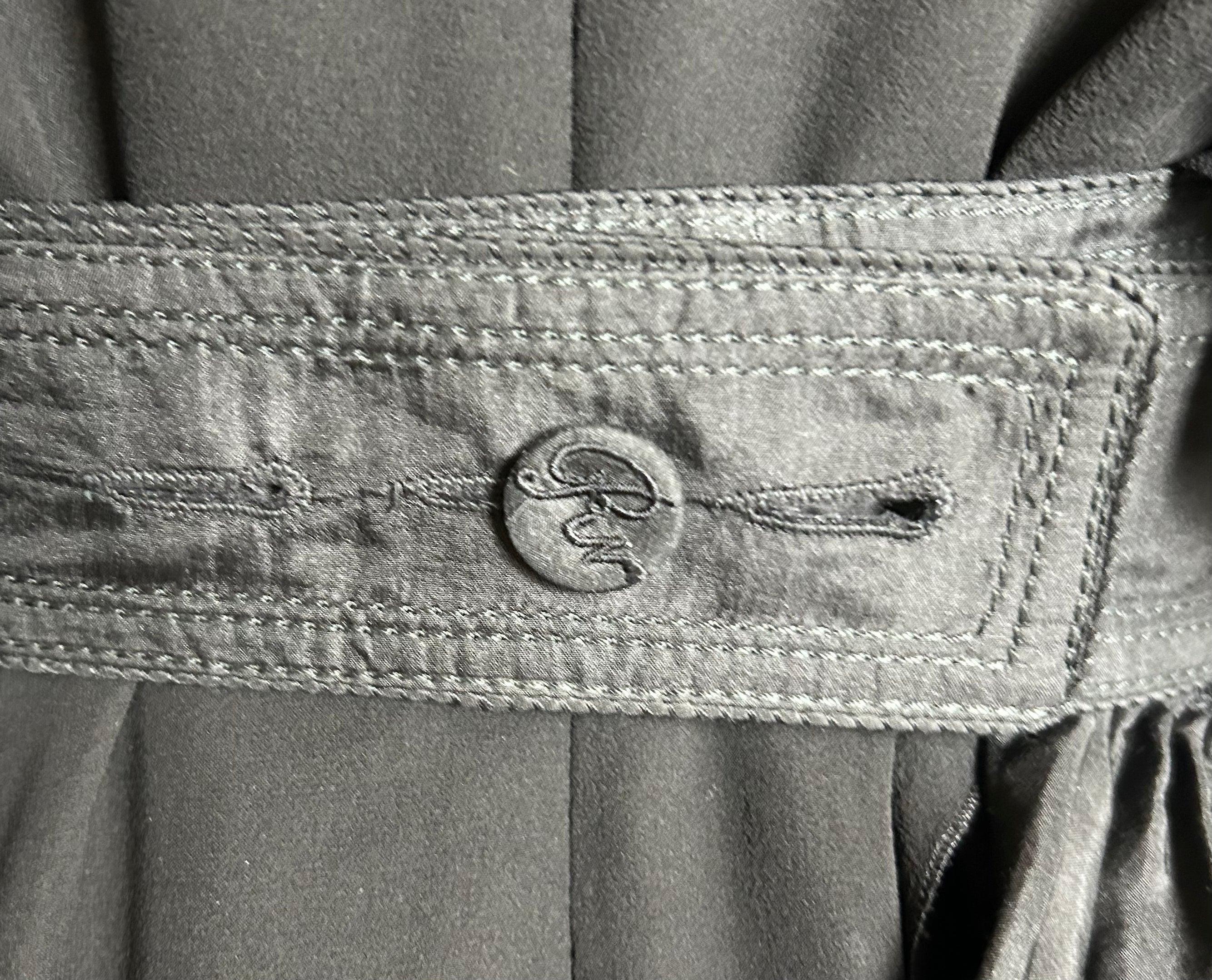 Robert Normand Frühes Avant-Garde Kleid mit schwarzem Gürtel und Rüschen, 2000er Jahre (Schwarz) im Angebot