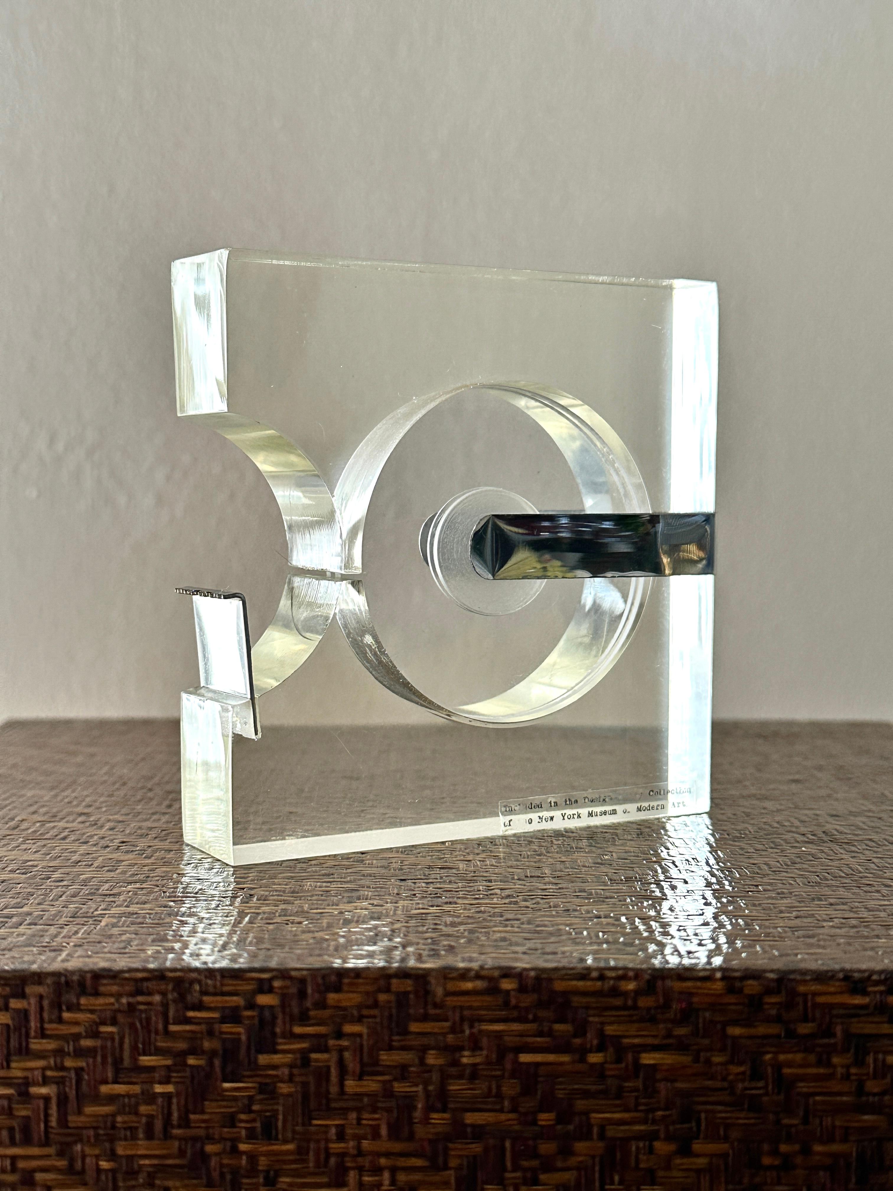 Robert P. Gottlieb MOMA Schreibtisch-Accessoire Klebebandspender Lucite / verchromter Stahl (Moderne der Mitte des Jahrhunderts) im Angebot