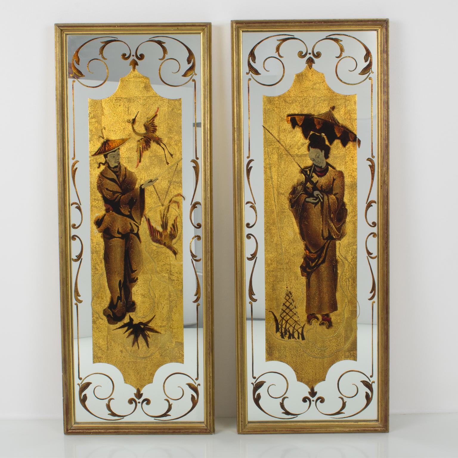 L'artista Robert Pansart ha progettato questa favolosa coppia di pannelli da parete in vetro specchiato églomisé nel 1940 circa. I rari pannelli presentano una forma allungata con figurine di ispirazione asiatica (cineserie), un uomo e una donna in