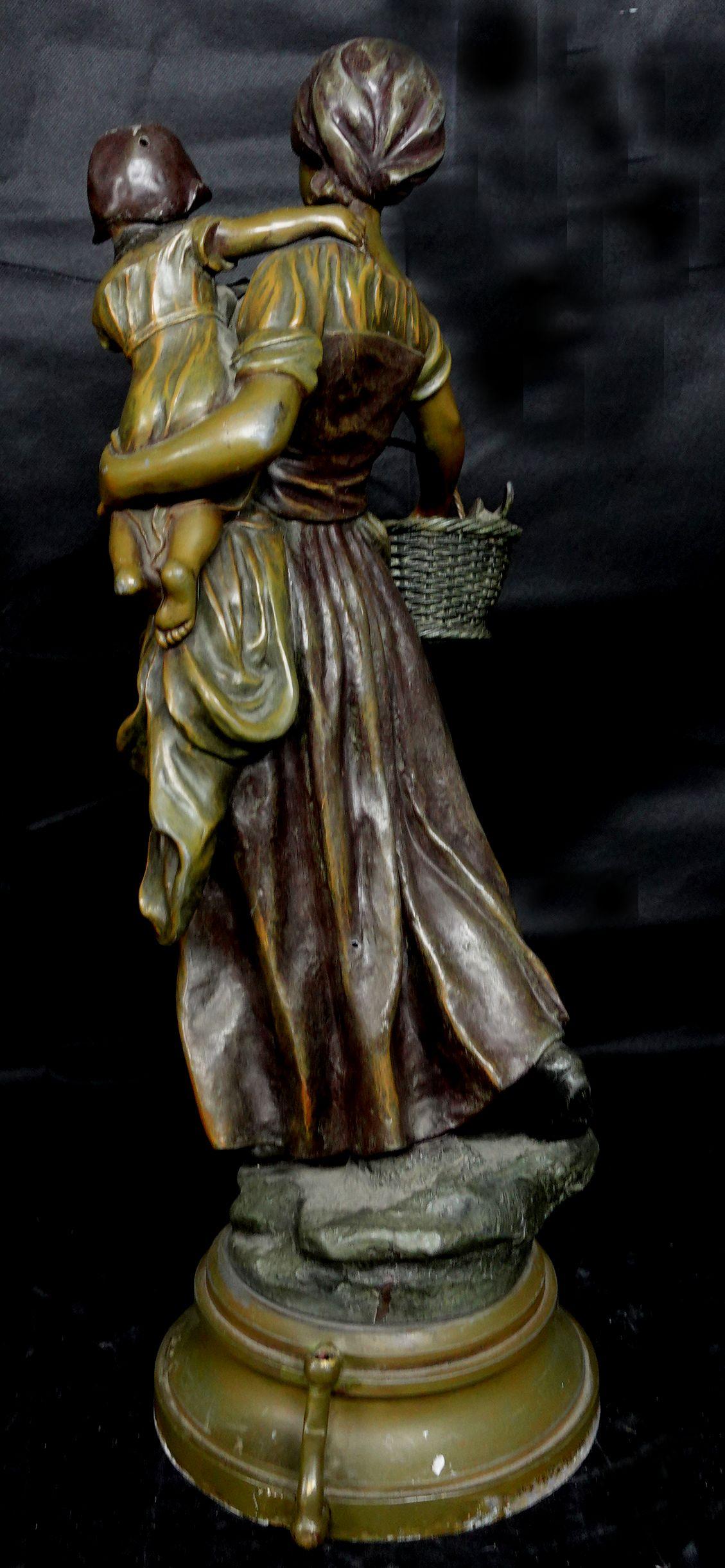Robert Pfeffer, sculpture en bronze Jeune Mere, jeune fille avec enfant, Ric069 en vente 5