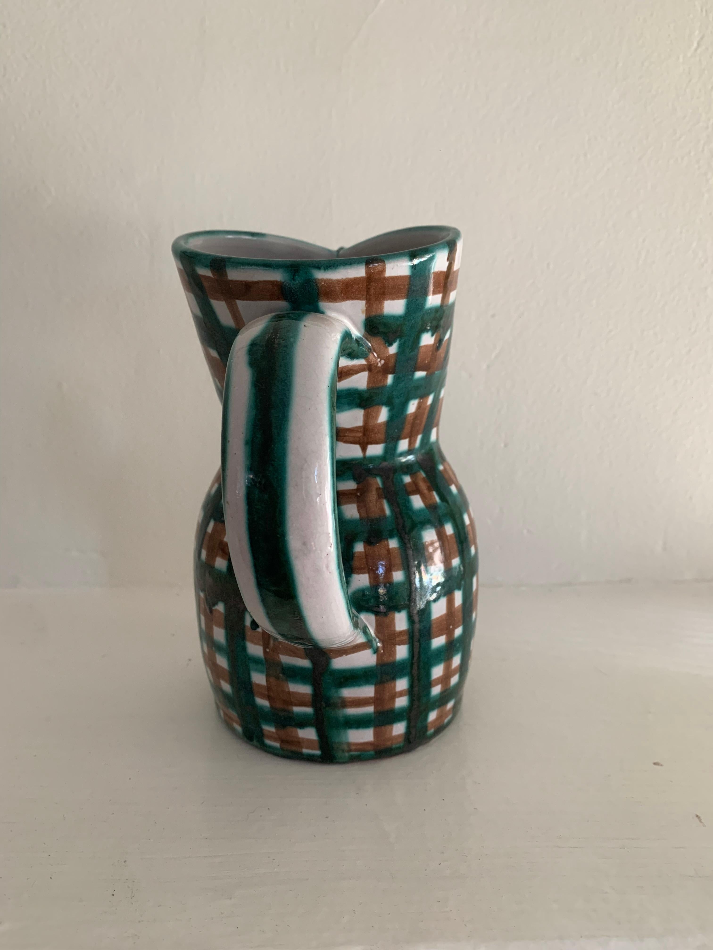 XX secolo Robert Picault (1919-2000) Brocca in ceramica con motivo a quadri, Vallauris, Francia, anni '50 in vendita