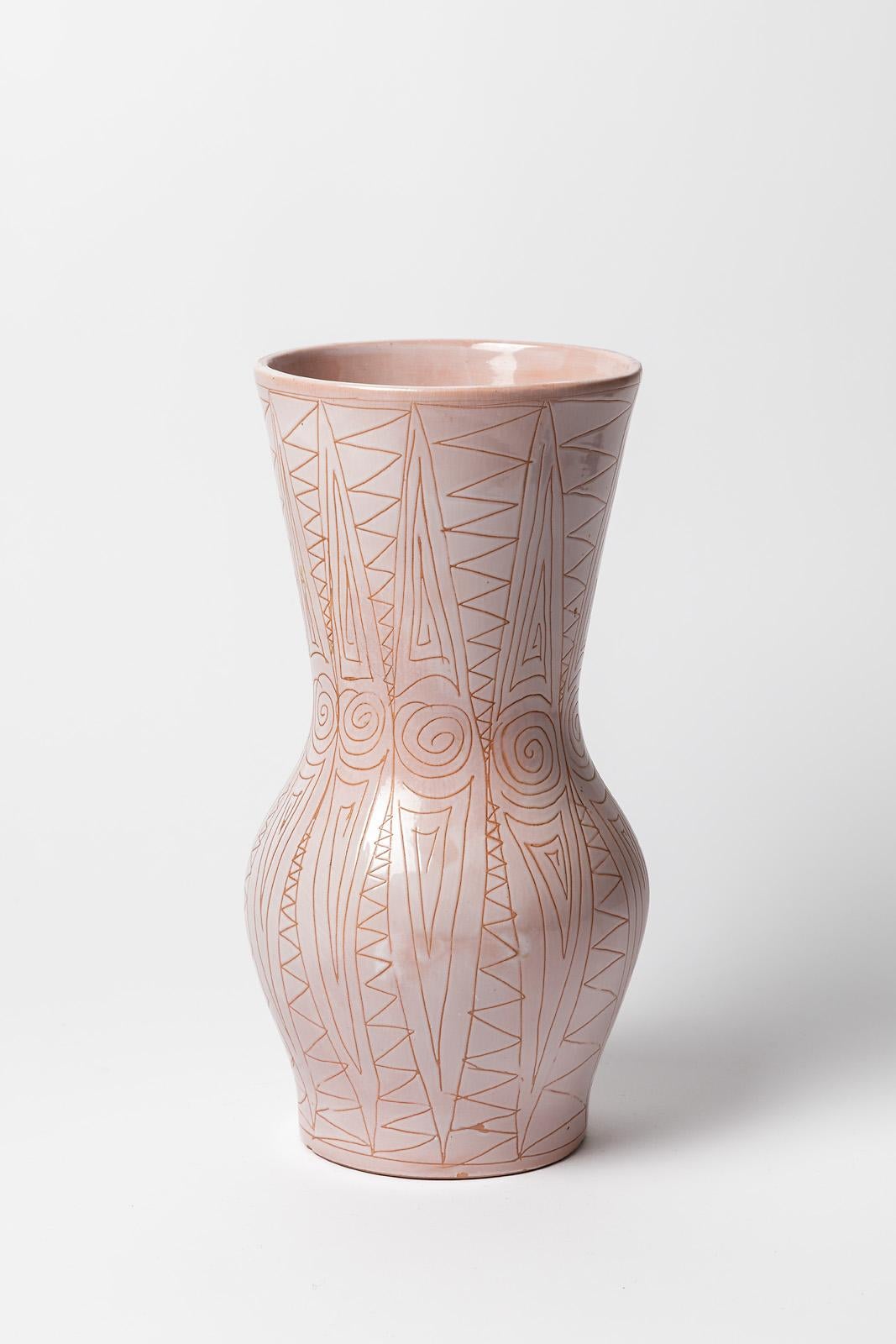 Robert Picault

Large XXh century ceramic vase by Robert Picault

Abstract pink ceramic glaze decoration

Original perfect condition

Signed under the base

Height 30 cm
Large 15 cm