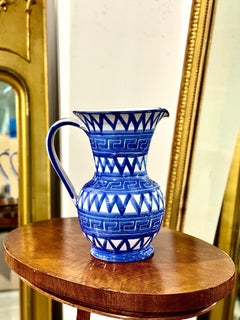 Jarra de cerámica blanca y azul de Robert Picault, Vallauris, Francia, hacia 1960
