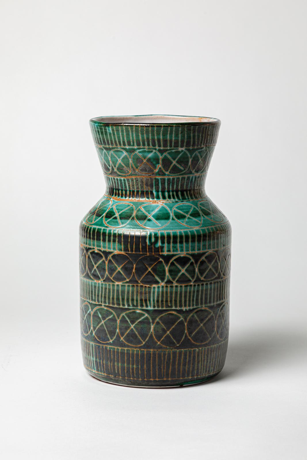 Robert Picault

Vaso in ceramica bianca e verde del XX secolo di Robert Picault

Realizzato nel 1970 circa

originale in perfette condizioni

Firmato sotto l'RP di base

Altezza 22 cm
Grande 13 cm