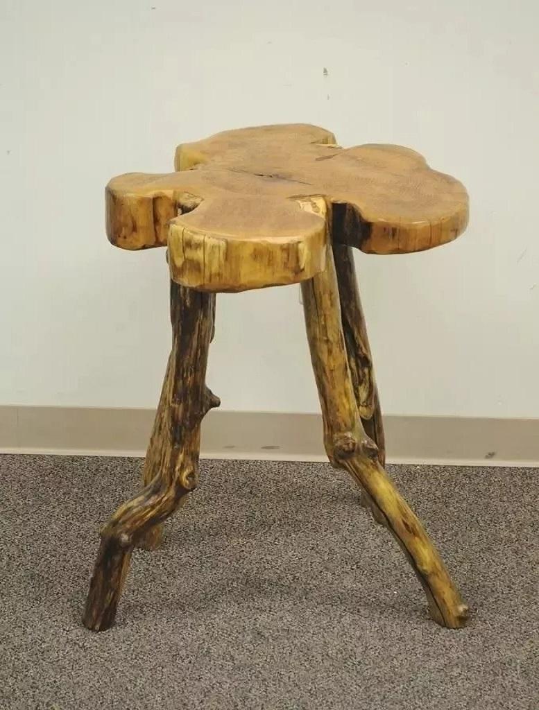 Rustique Table d'appoint rustique de Robert Powchik en loupe de bois de ronce à bord vif en vente