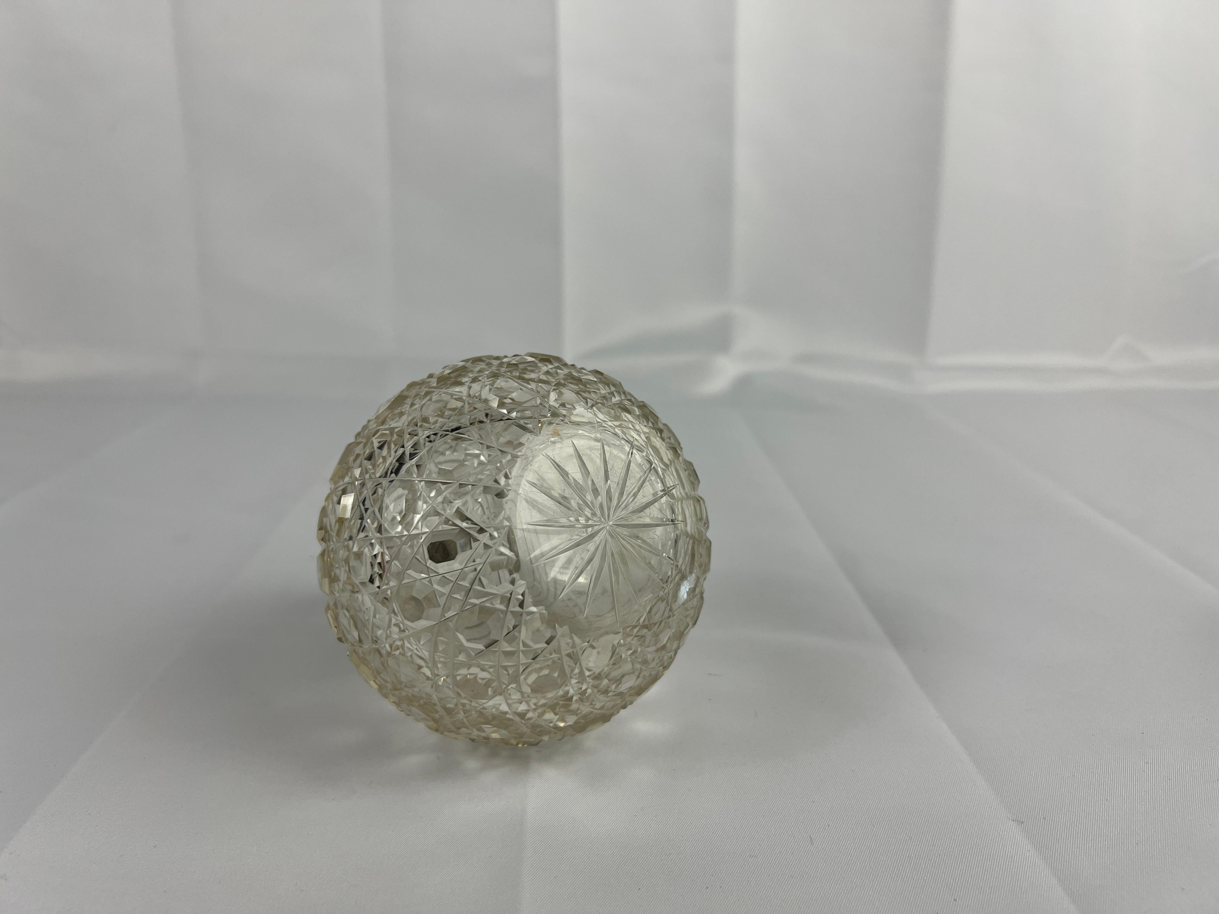 Robert Pringle & Sons Frasco de perfume de plata de ley y cristal tallado de Birmingham 1904 en Bueno estado para la venta en Atlanta, GA