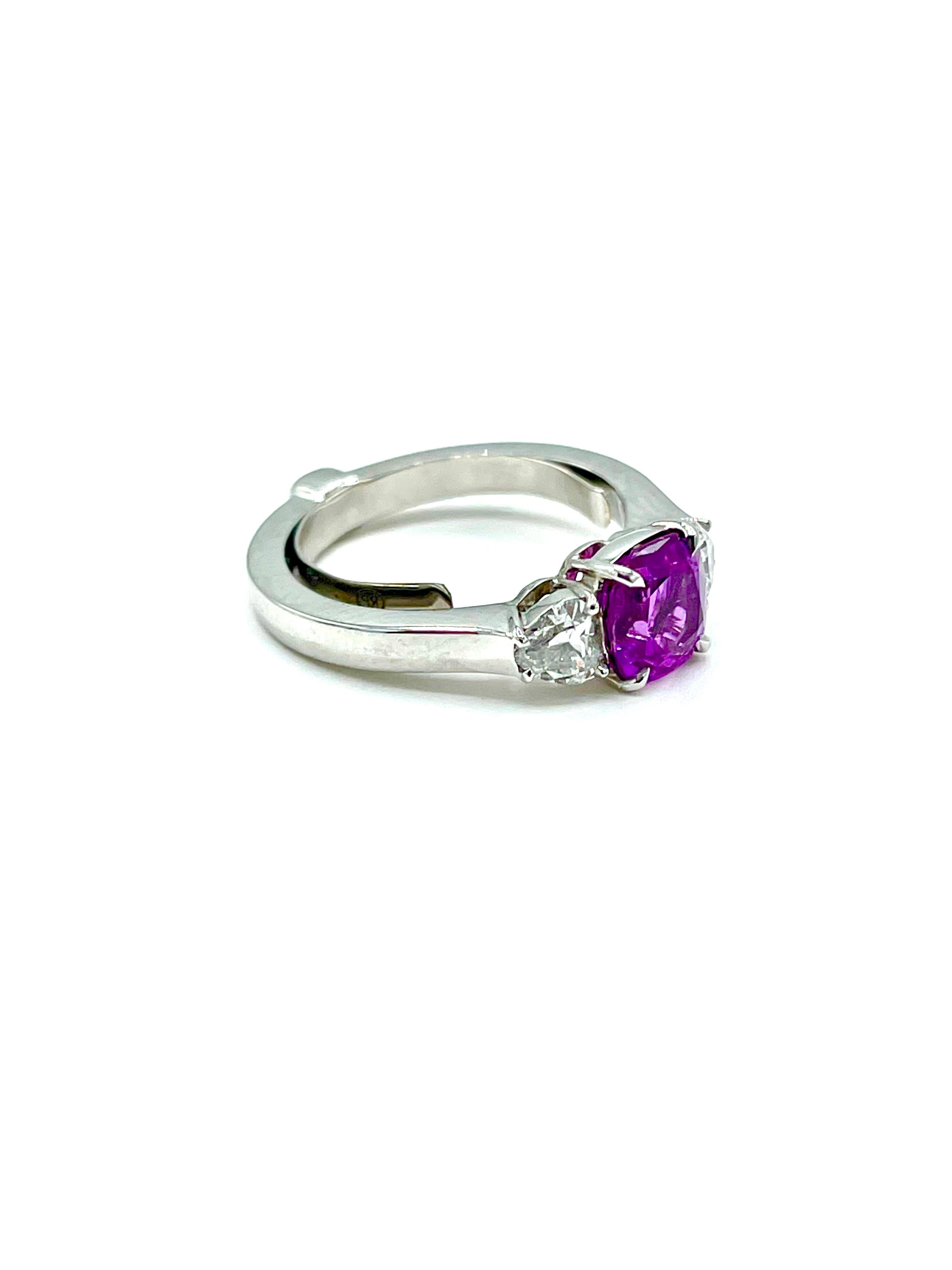 Robert Procop Ring mit 2,05 Karat rosa Saphir im Kissenschliff und Diamanten im Angebot 1