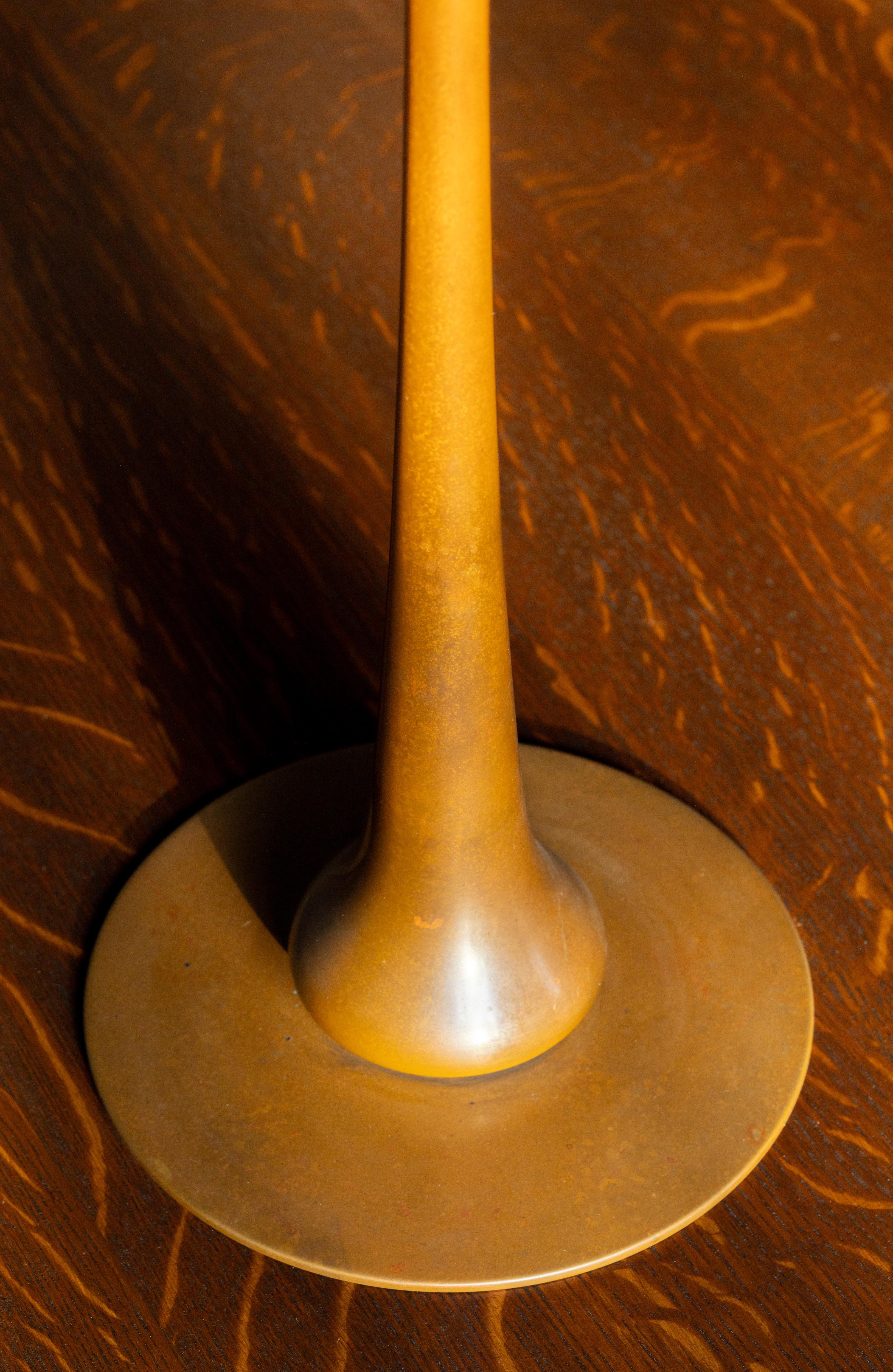 Kappa Candelabro - Abstract Sculpture Negro de Robert Riddle Jarvie