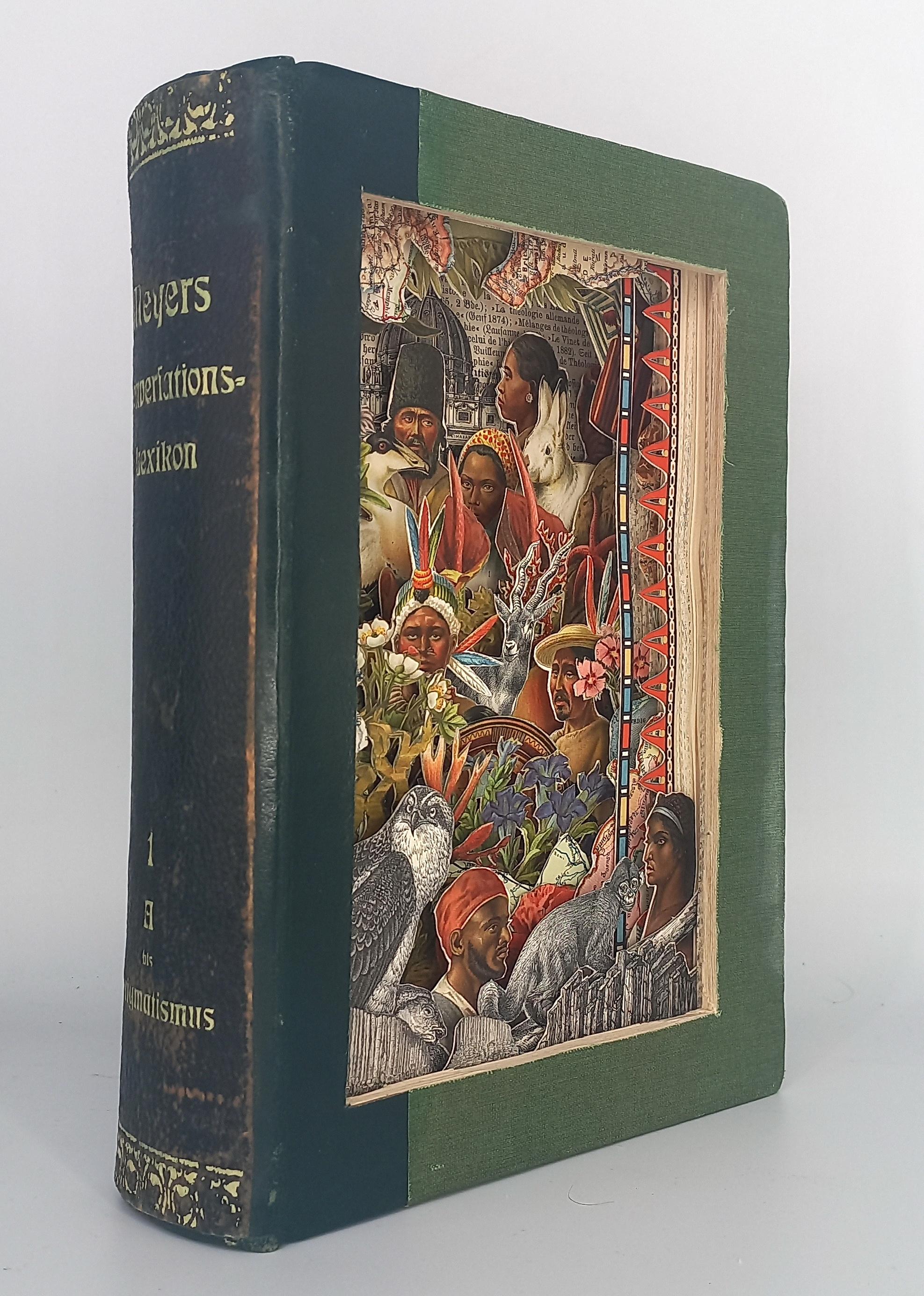 Sculpture de livre contemporaine américaine d'Alexander Korzer-Robinson - Meyers 1 en vente 1