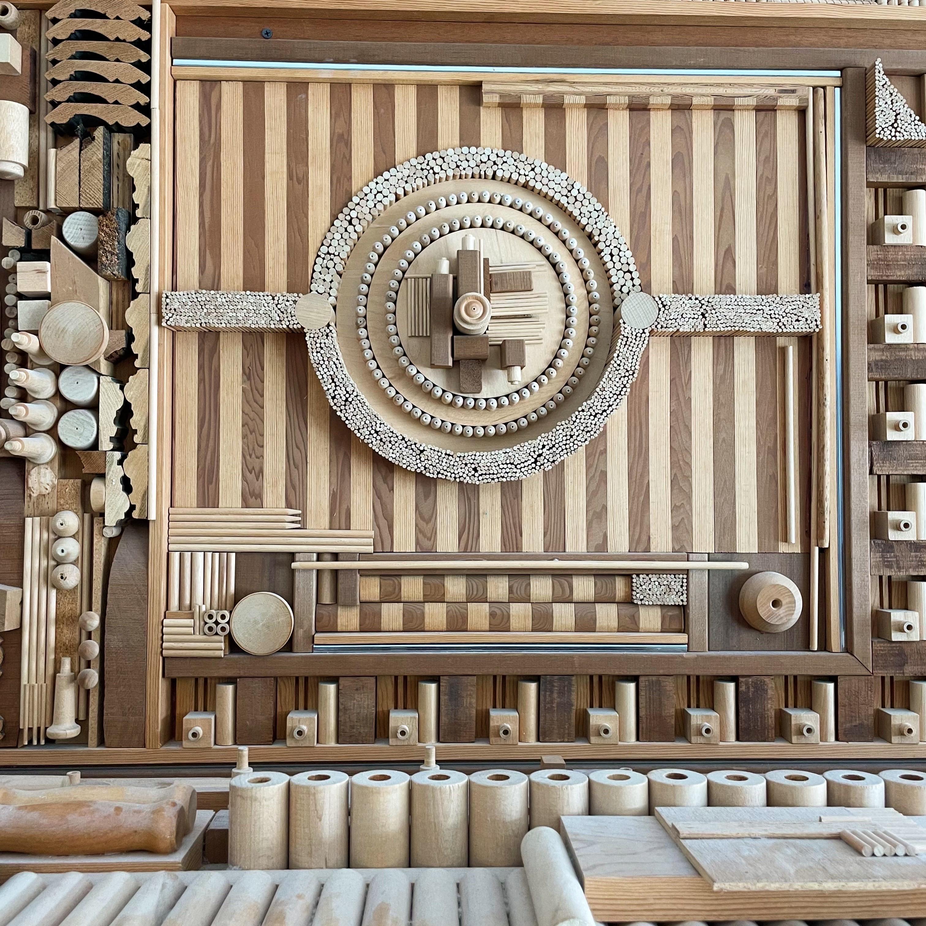 Armoire monumentale américaine en bois abstrait assemblage Robert Salleroli  en vente 2