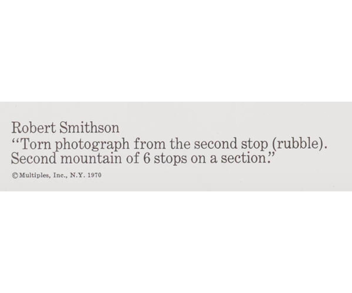 Robert Smithson Fotografía desgarrada de la Segunda Parada (Escombros) 1970 en venta 2