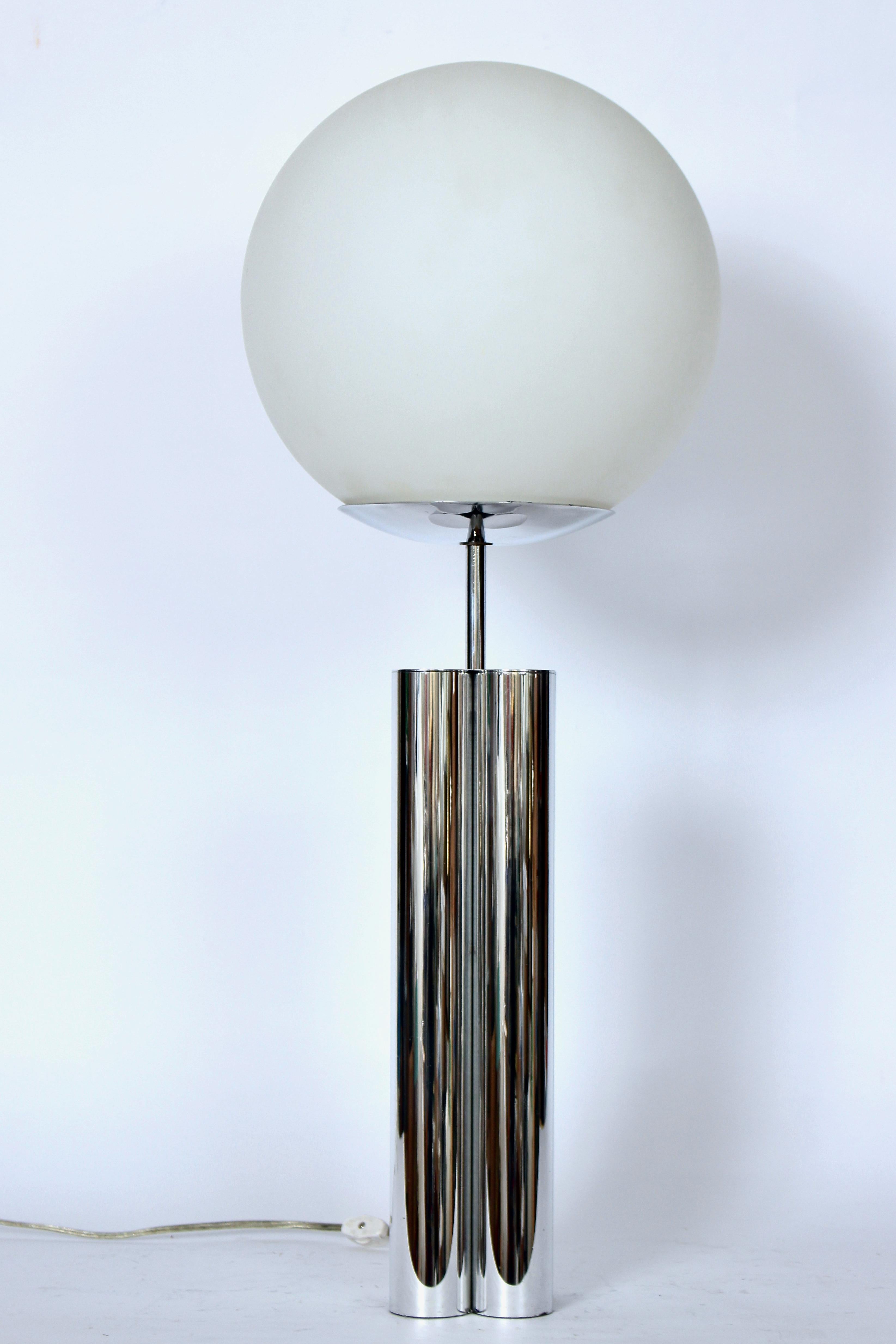 Robert Sonneman 4 Column Polished Aluminum Table Lamp with Frosted Globe, 1960s  For Sale 11
