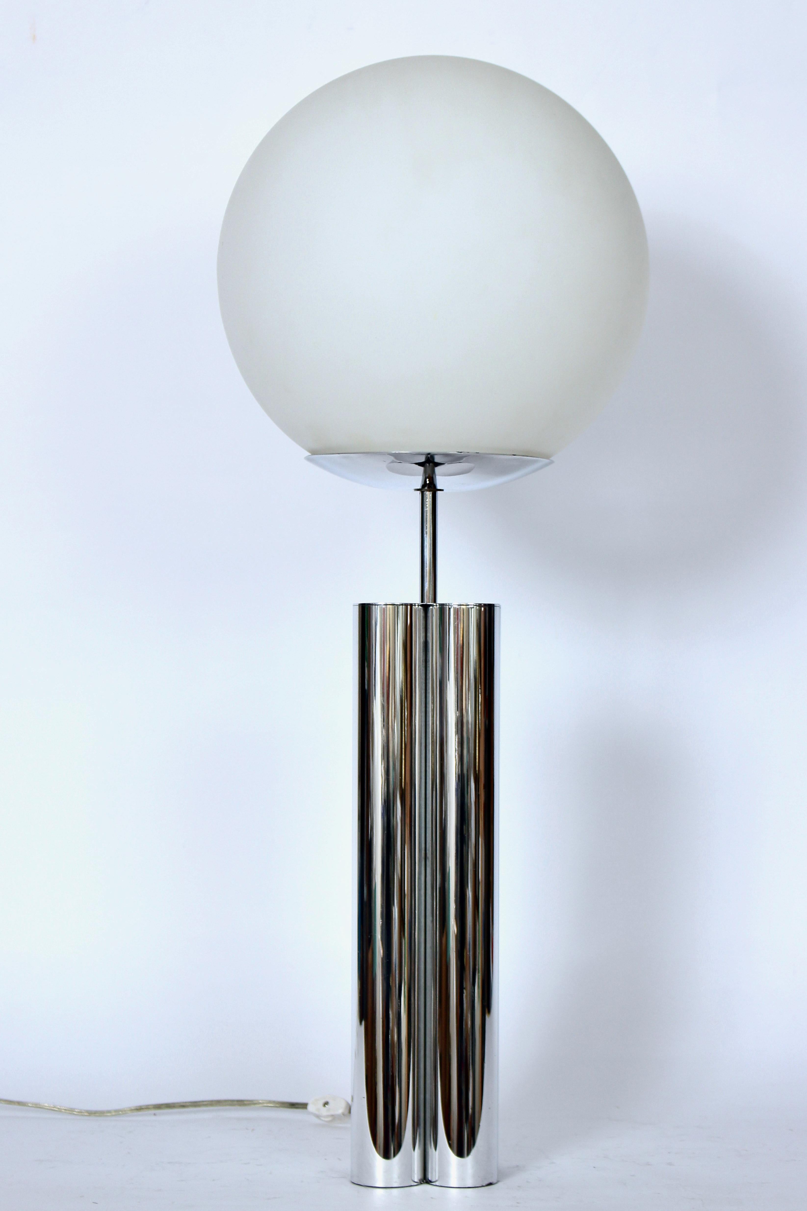 Modern Robert Sonneman 4 Column Polished Aluminum Table Lamp with Frosted Globe, 1960s  For Sale
