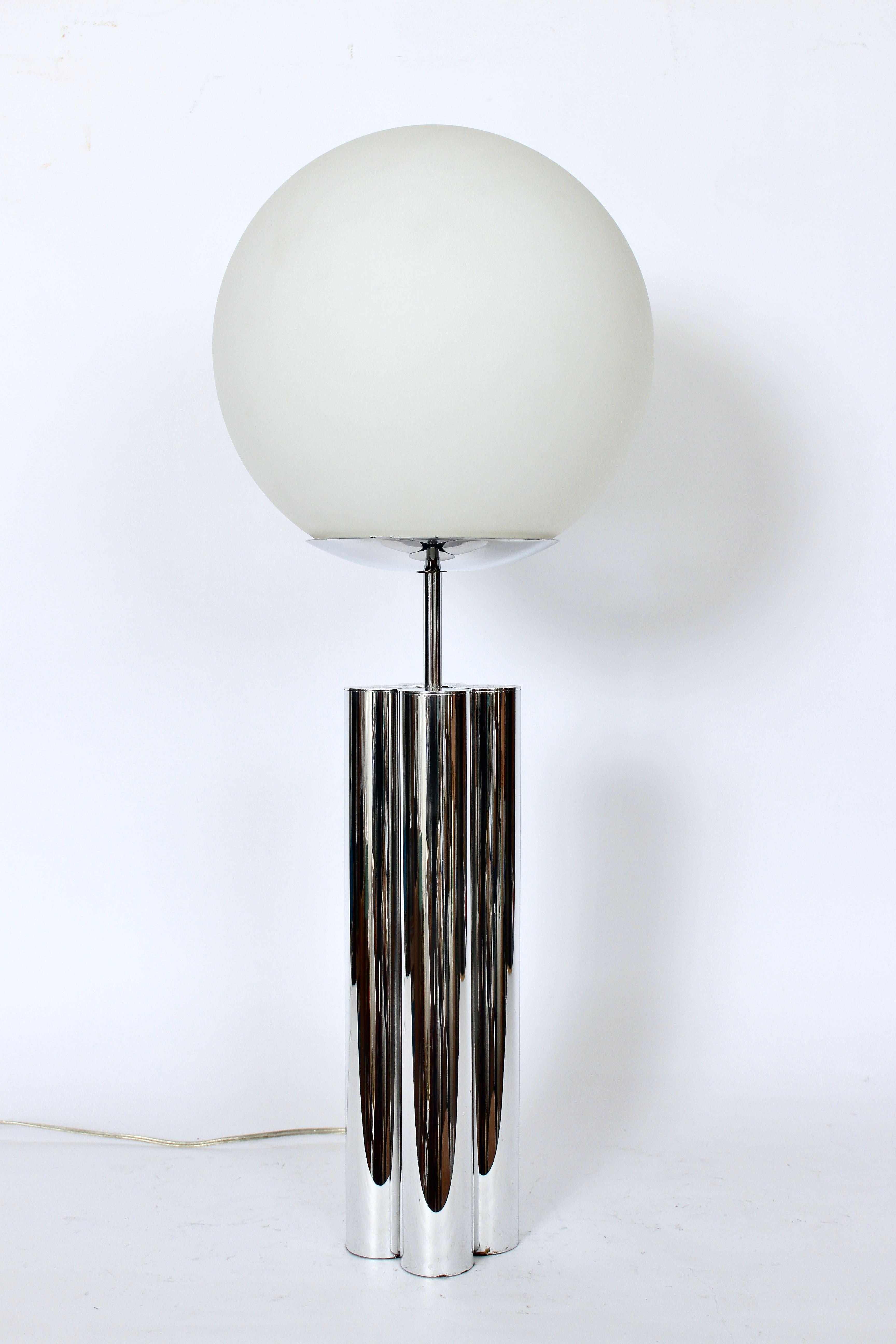 Enameled Robert Sonneman 4 Column Polished Aluminum Table Lamp with Frosted Globe, 1960s  For Sale