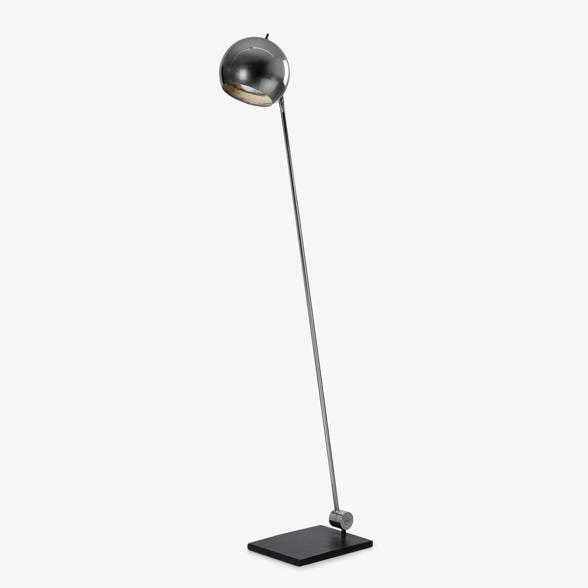 Nel corso degli anni, il design dell'illuminazione si è avvicinato sempre più al mondo dell'arte e della scultura, un movimento che ci ha regalato creazioni straordinarie. Questo non era certo raro durante il movimento di design Mid-Century Modern,