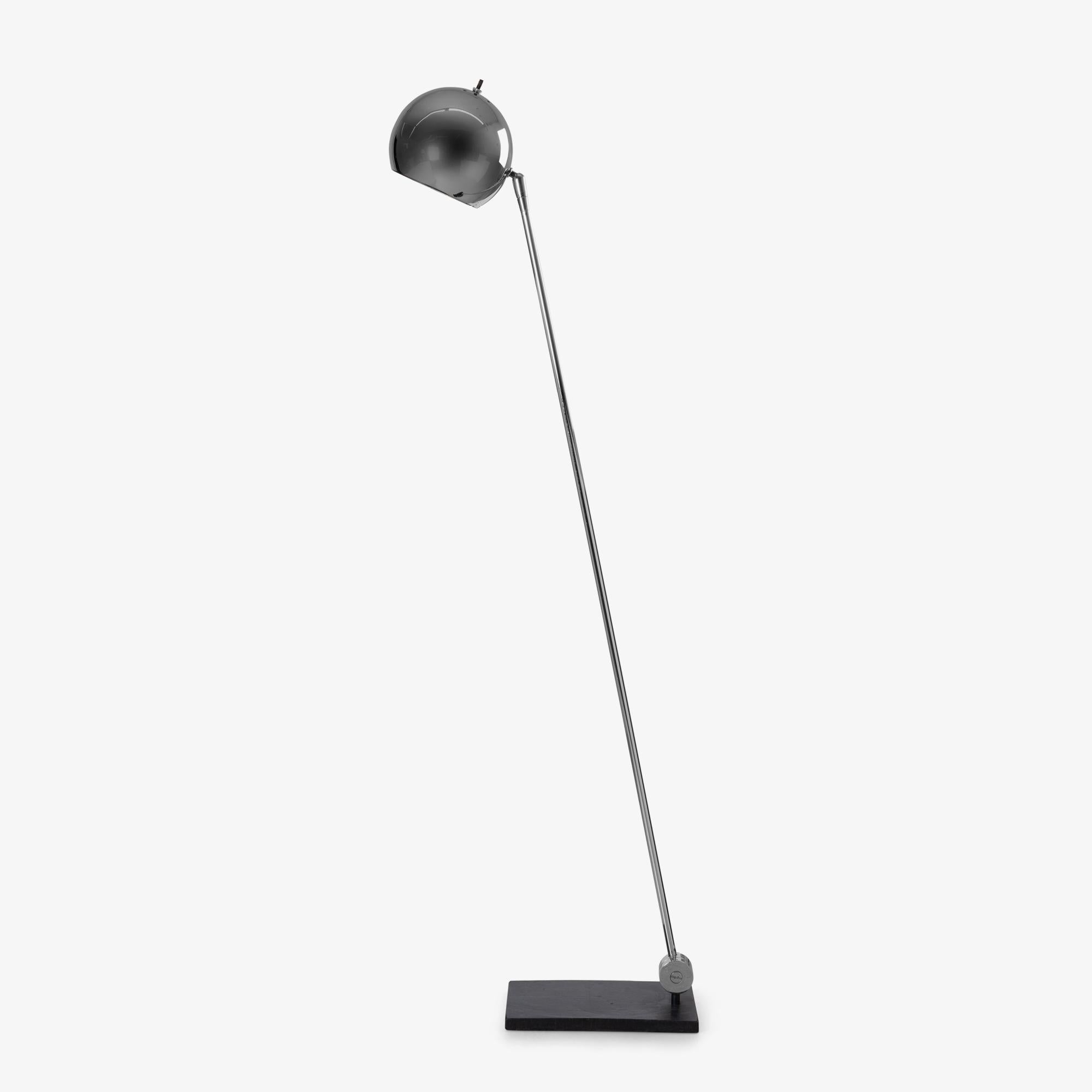Mid-Century moderno Lampada da terra regolabile in cromo Robert Sonneman in vendita