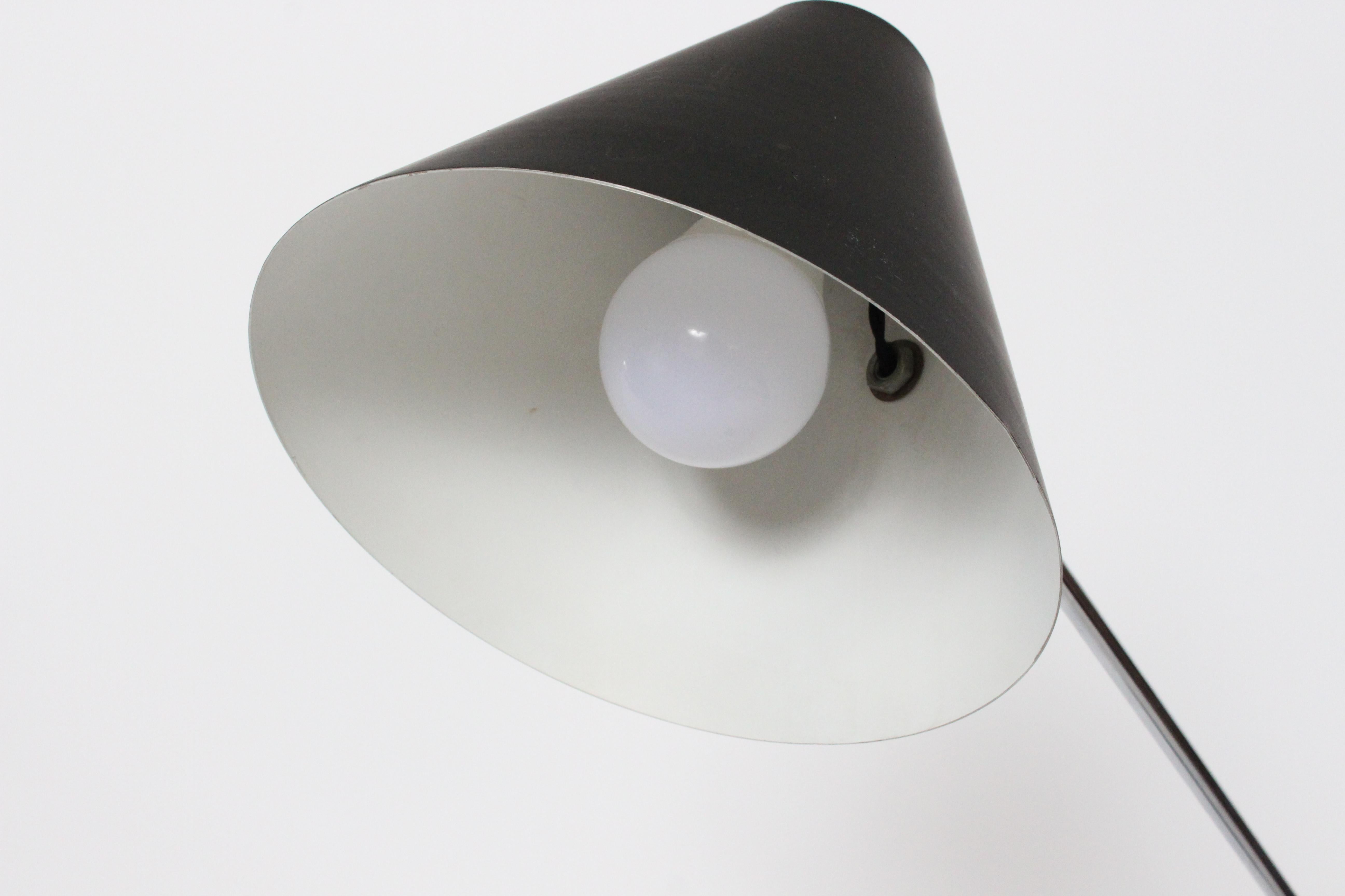 Fin du 20e siècle Robert Sonneman lampadaire articulé chromé avec abat-jour noir, années 1970 en vente