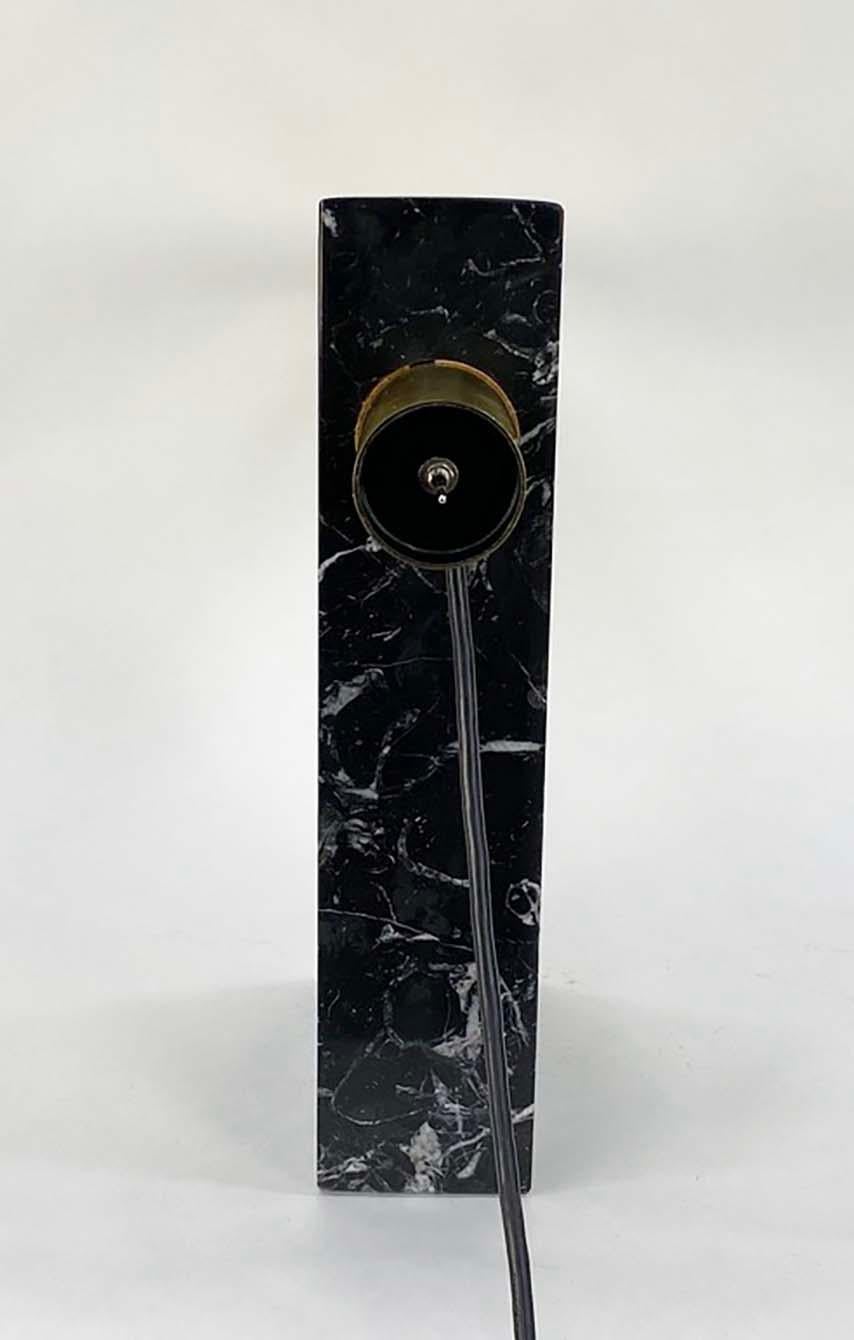 Tisch- oder Schreibtischlampe aus Messing und Marmor von Robert Sonneman für George Kovacs im Zustand „Gut“ im Angebot in Minneapolis, MN