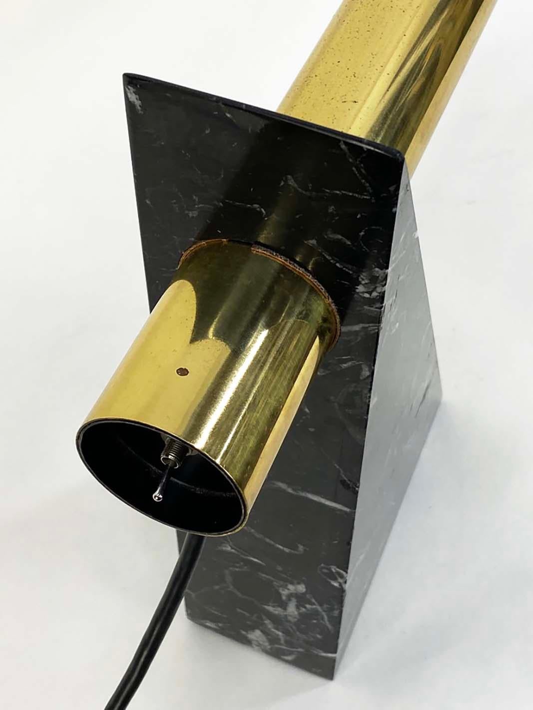 Tisch- oder Schreibtischlampe aus Messing und Marmor von Robert Sonneman für George Kovacs im Angebot 1
